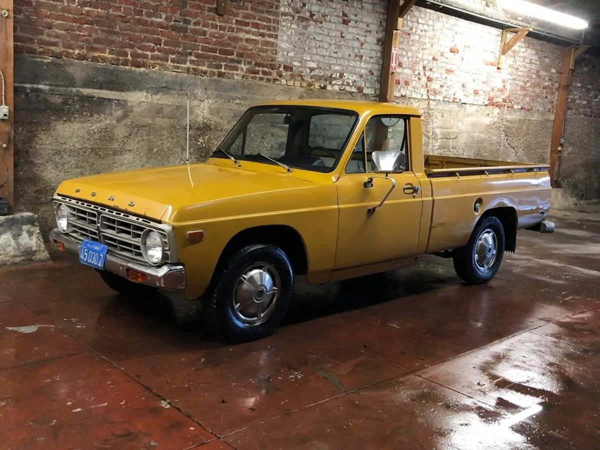 Ford Maverick Ford Maverick is Huge next to the Ford Courier 1974-Courier-1
