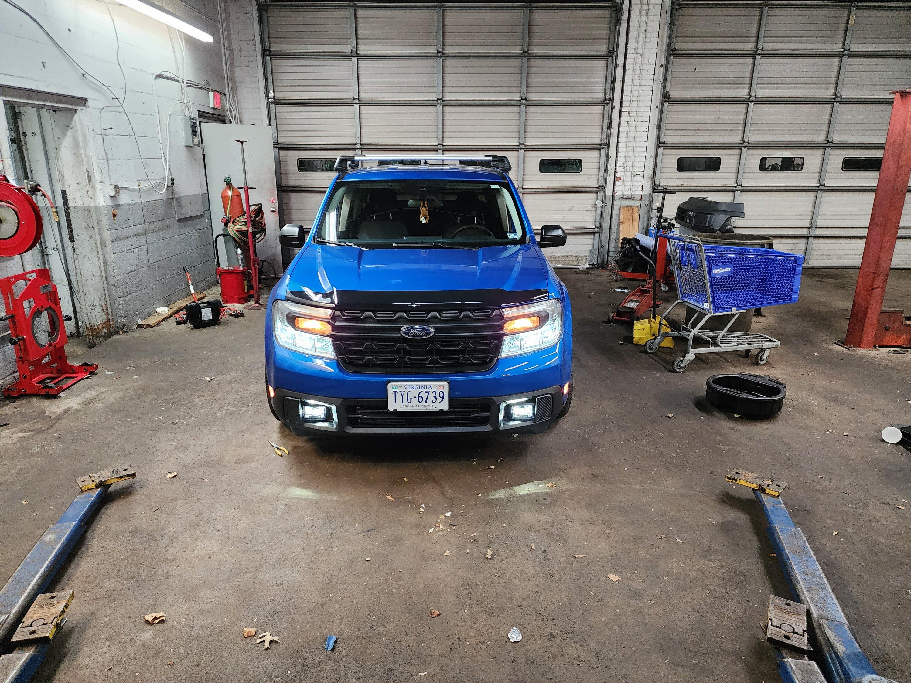 Ford Maverick 22 XL Lobo St Paddle shifters ,f150 Fog light Switch and Fog lights, Rotiforms Wheels Scale Suspension lowered and much more Oem Ford Accesories. 20230123_184440