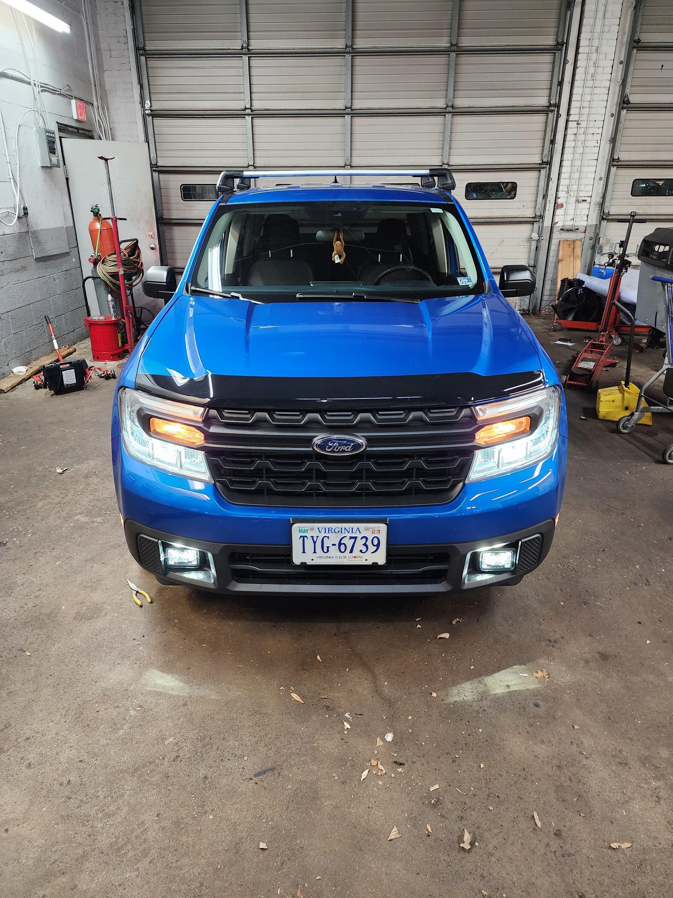 Ford Maverick 22 XL Lobo St Paddle shifters ,f150 Fog light Switch and Fog lights, Rotiforms Wheels Scale Suspension lowered and much more Oem Ford Accesories. 20230123_184446