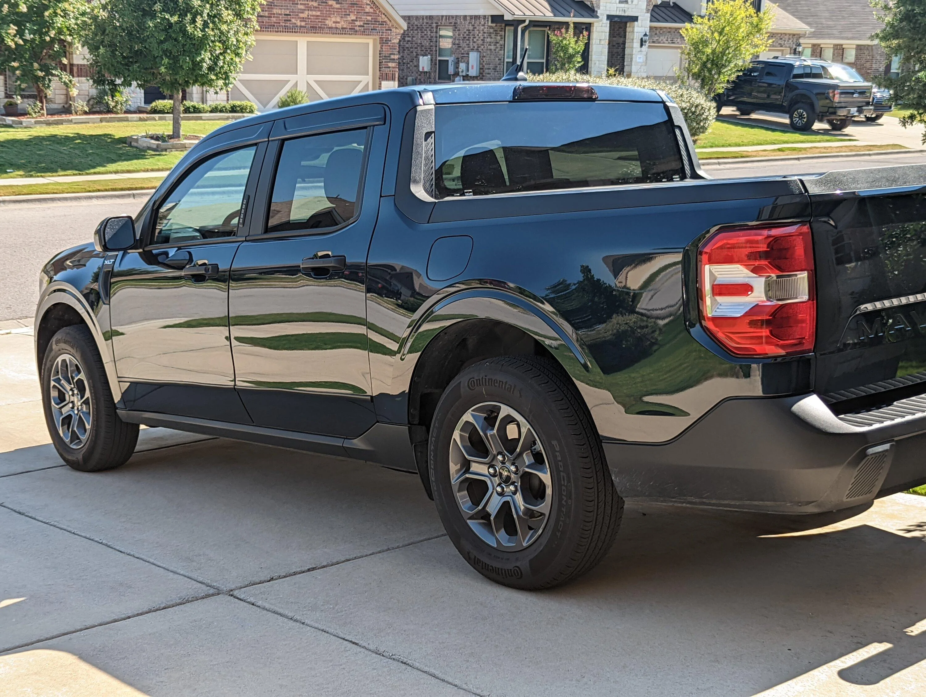 Ford Maverick Just got my Ford REV hard roll up bed cover. PXL_20220625_220707588