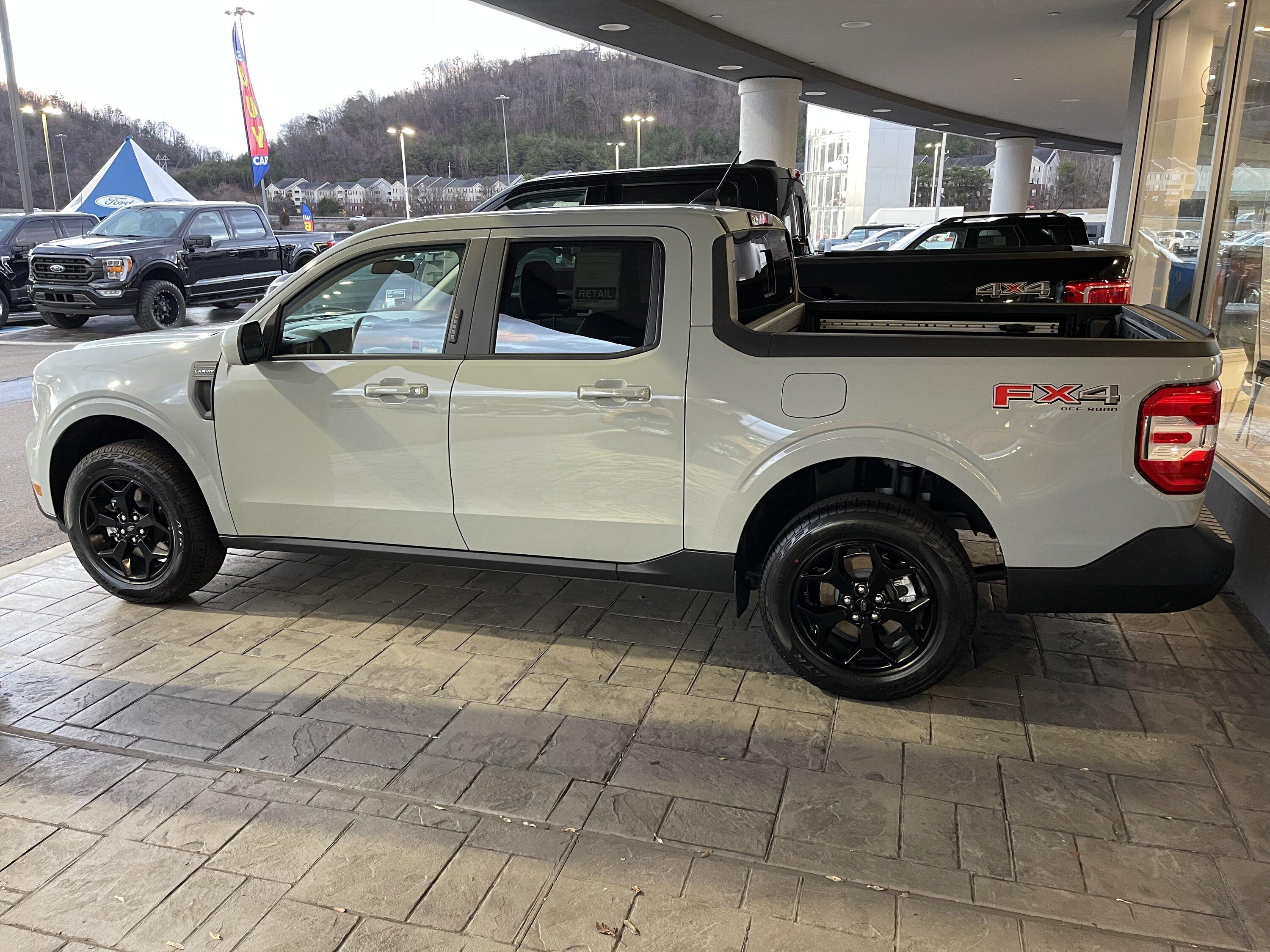 Ford Maverick Available Lairat, Cactus Gray, FX4, AWD 823D9812-3199-4ED2-A9CA-4D1836D8314B