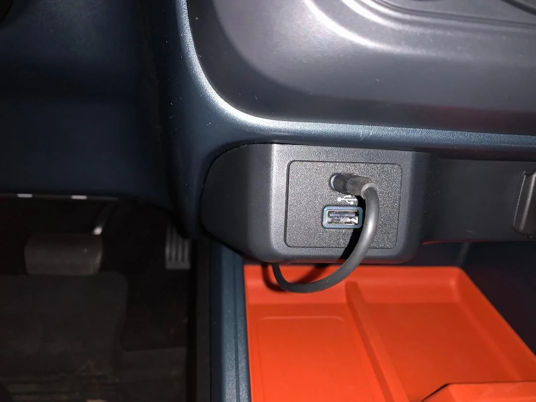 Ford Maverick In Dash Cable Management? Phone cable 3