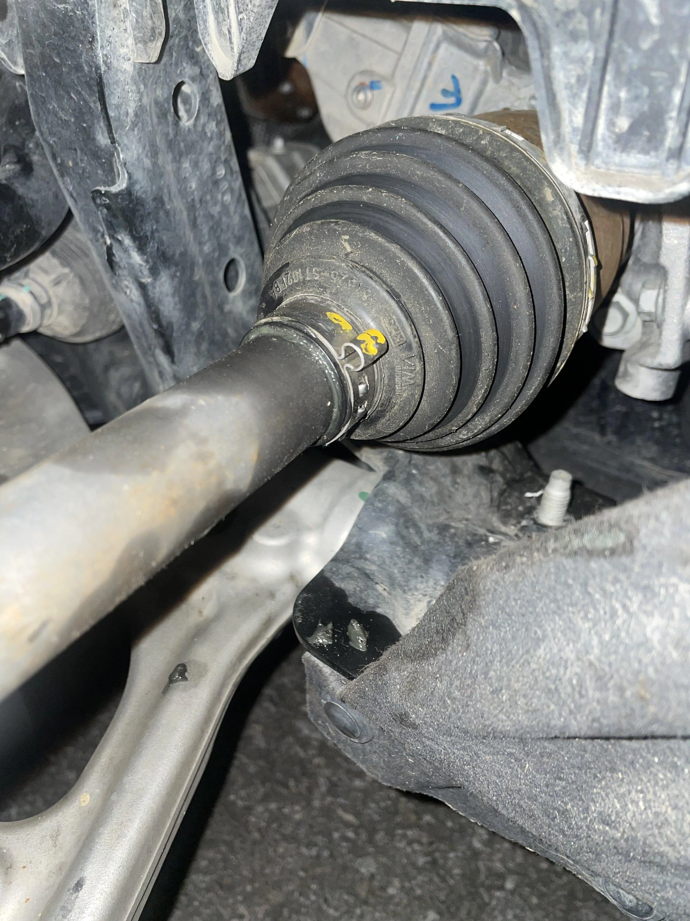 Ford Maverick Axle leaking 1B3D4F44-327F-4395-9FAB-CE5F142F6433