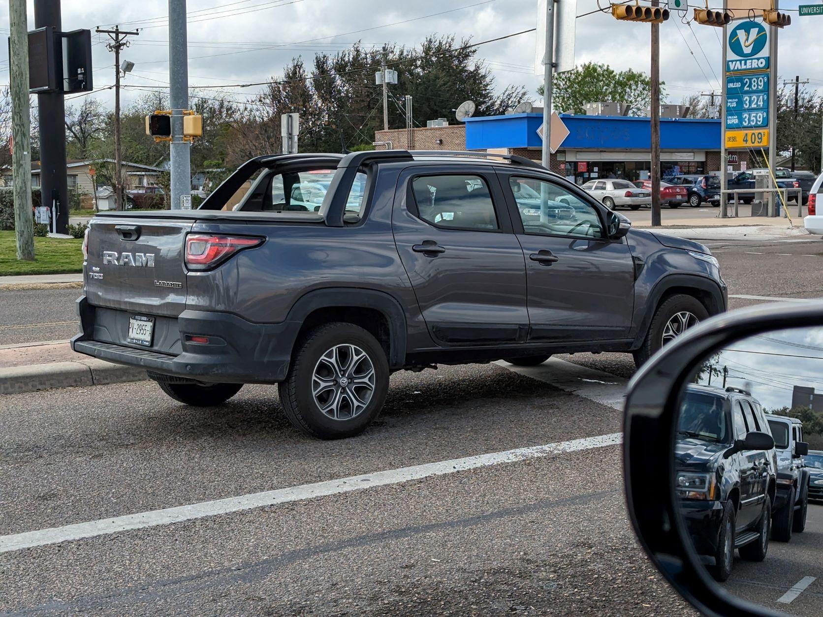 Ram 700 (2).jpg