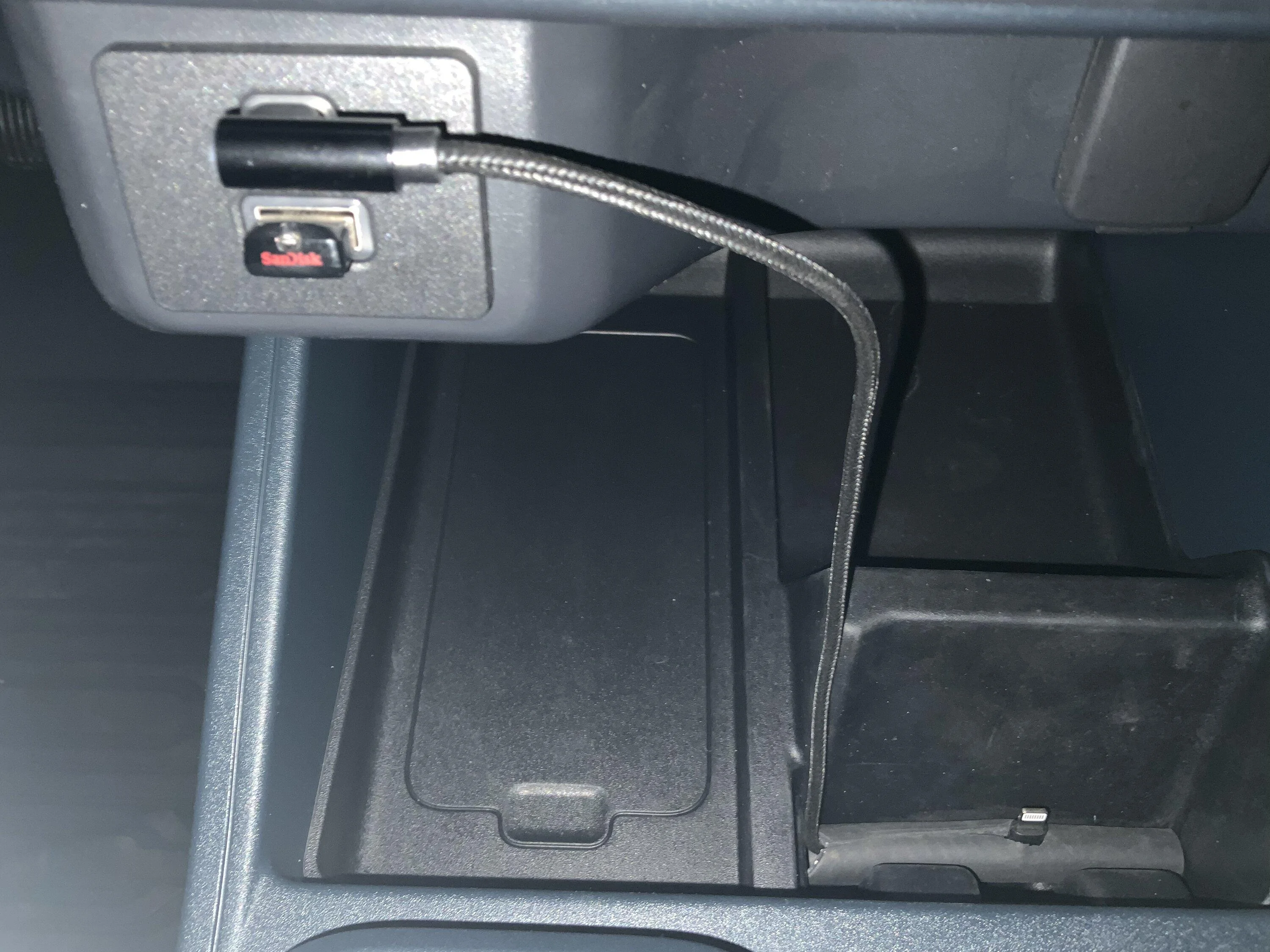 Ford Maverick $4 powered IPhone holder 5838B12A-FC4A-4DB0-B05C-D7E4A7CA5167