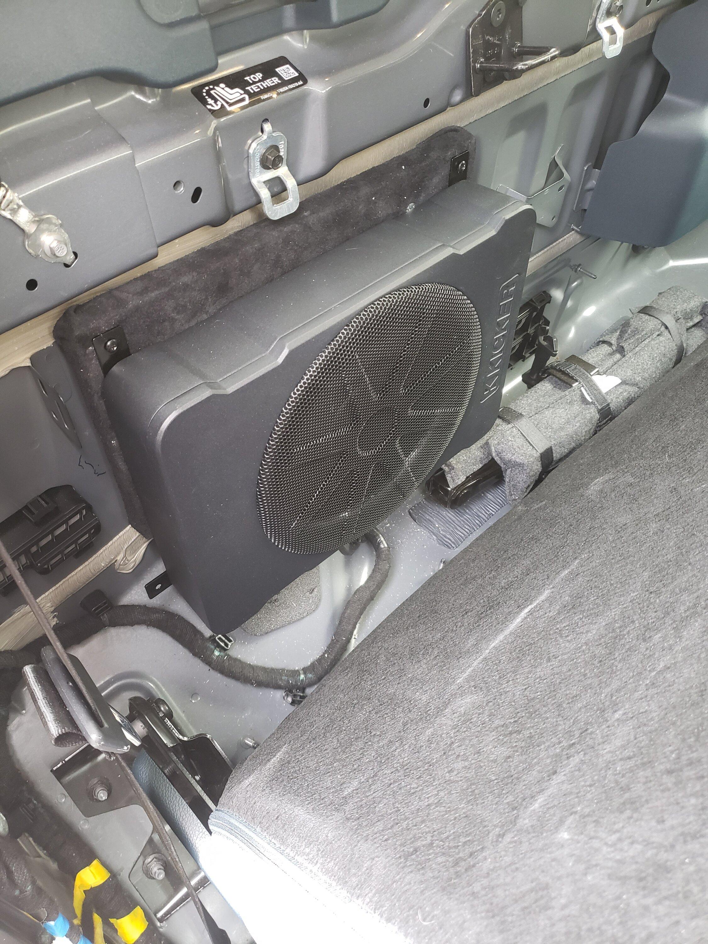 Ford Maverick Kicker hideaway HS10 subwoofer installed 20230208_124855