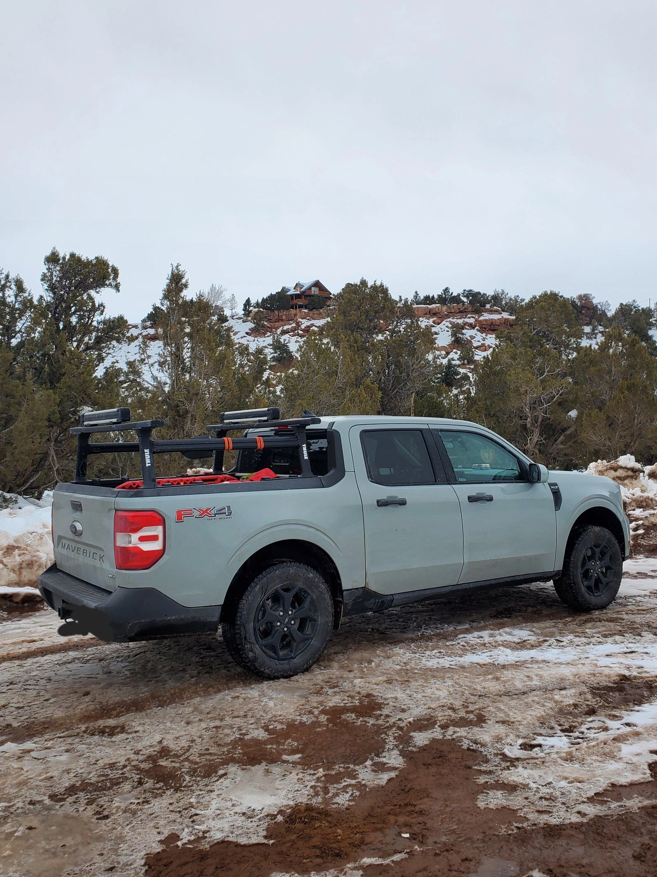 Ford Maverick Thule Xsporter Pro Mid with side bars installed 20230205_130540