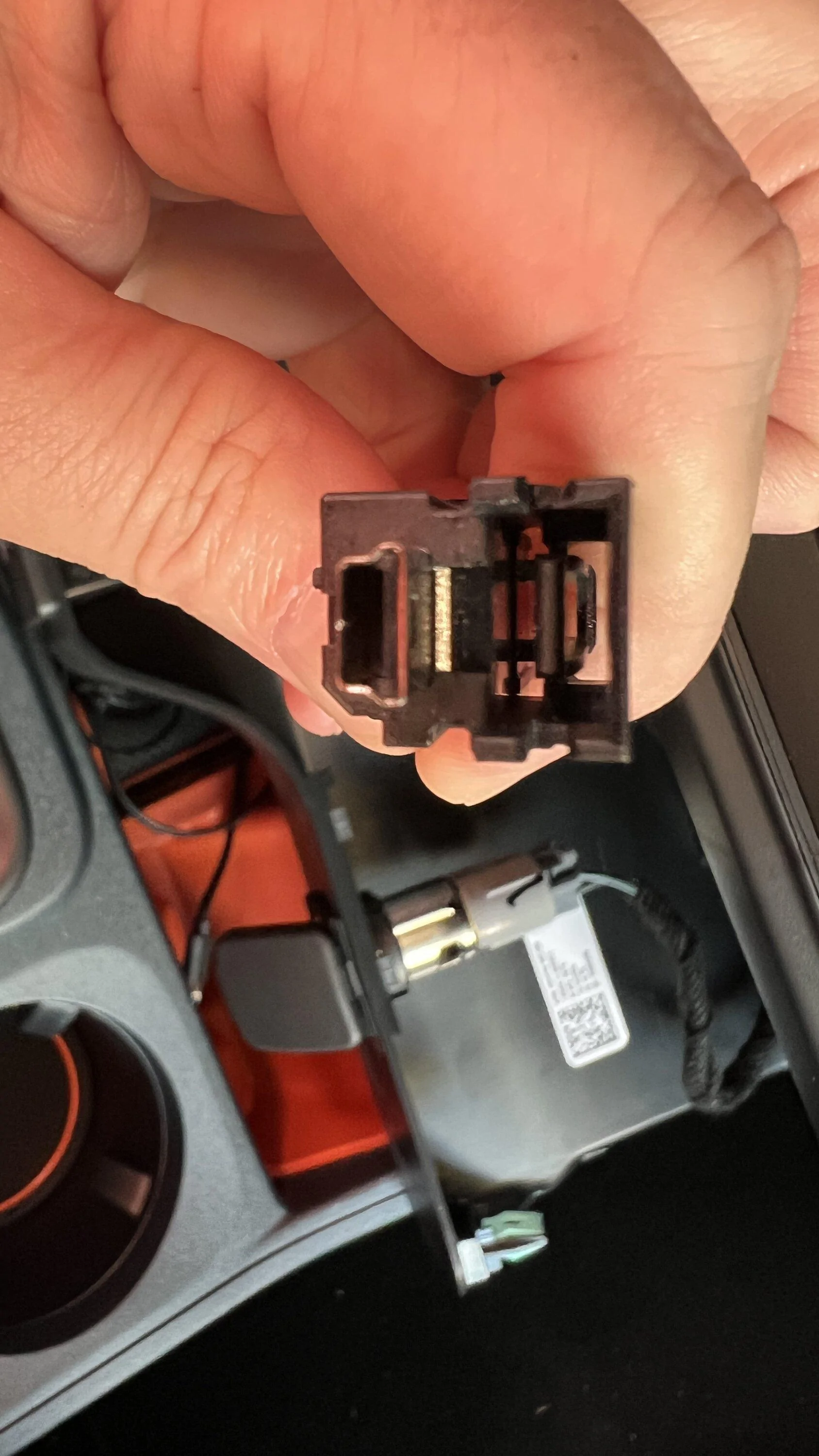 Ford Maverick Apple car play and usb port BDBB1A0E-E1EE-44A7-AECE-F2A3D8B05083