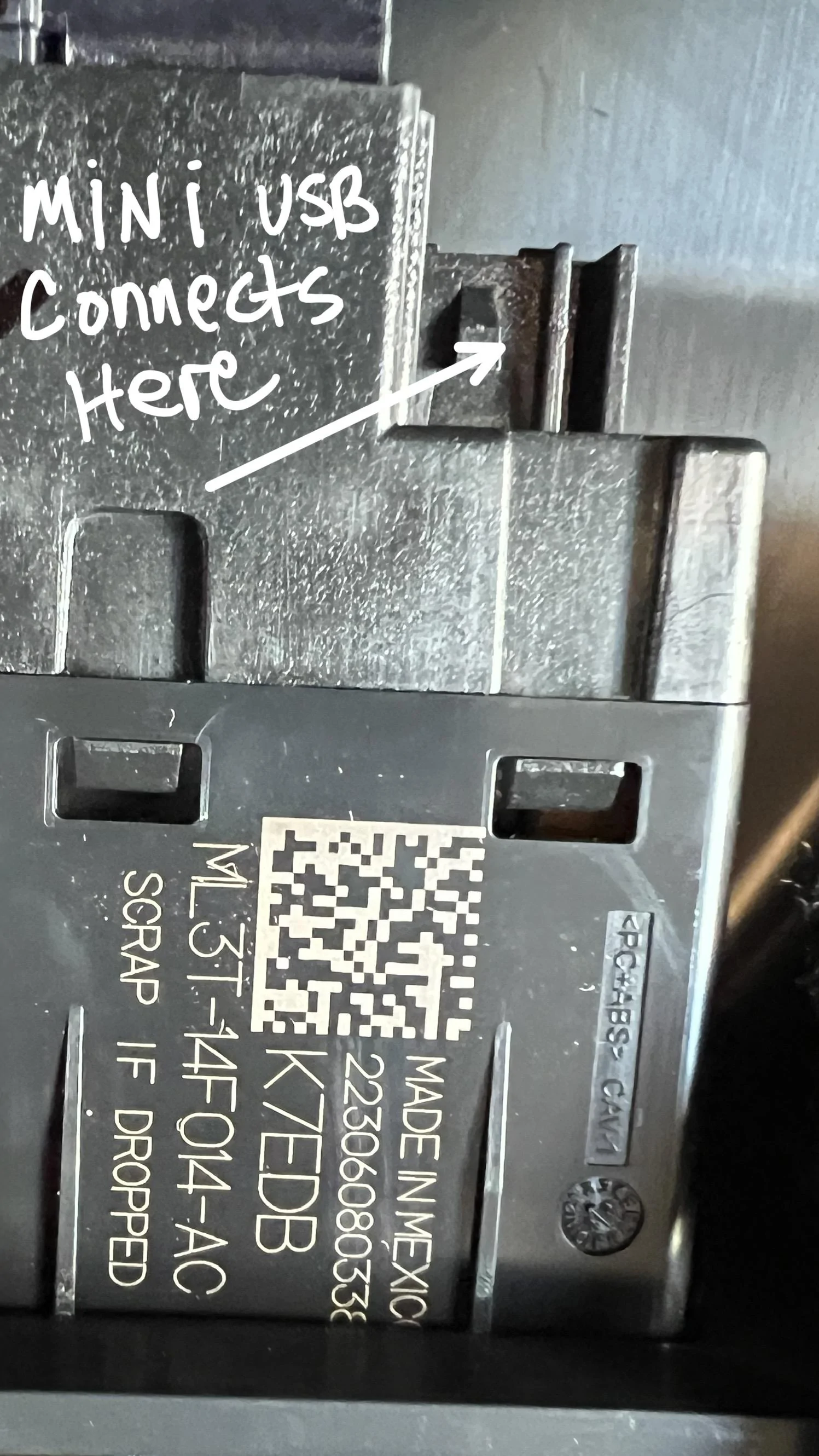 Ford Maverick Apple car play and usb port 56E9D015-3CFC-4D42-B7BC-F2F3C6F8C786