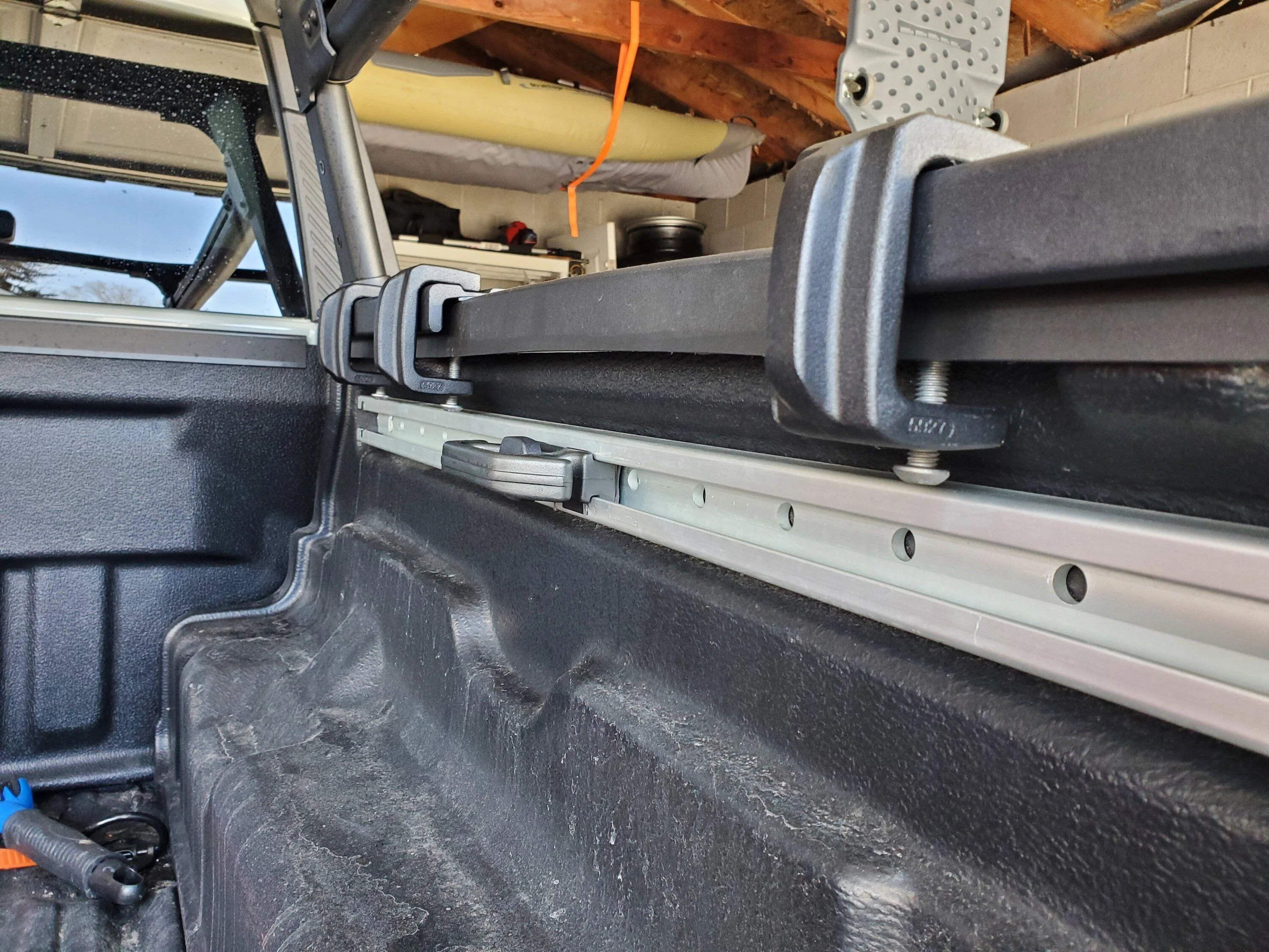 Ford Maverick Thule Xsporter Pro Mid with side bars installed 20230217_113613