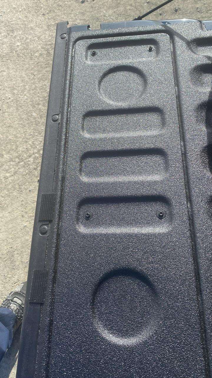 Ford Maverick Scratches in my bed that quick? How thin is the paint? 52A4D867-35B3-427C-9963-8D70E0BC744D