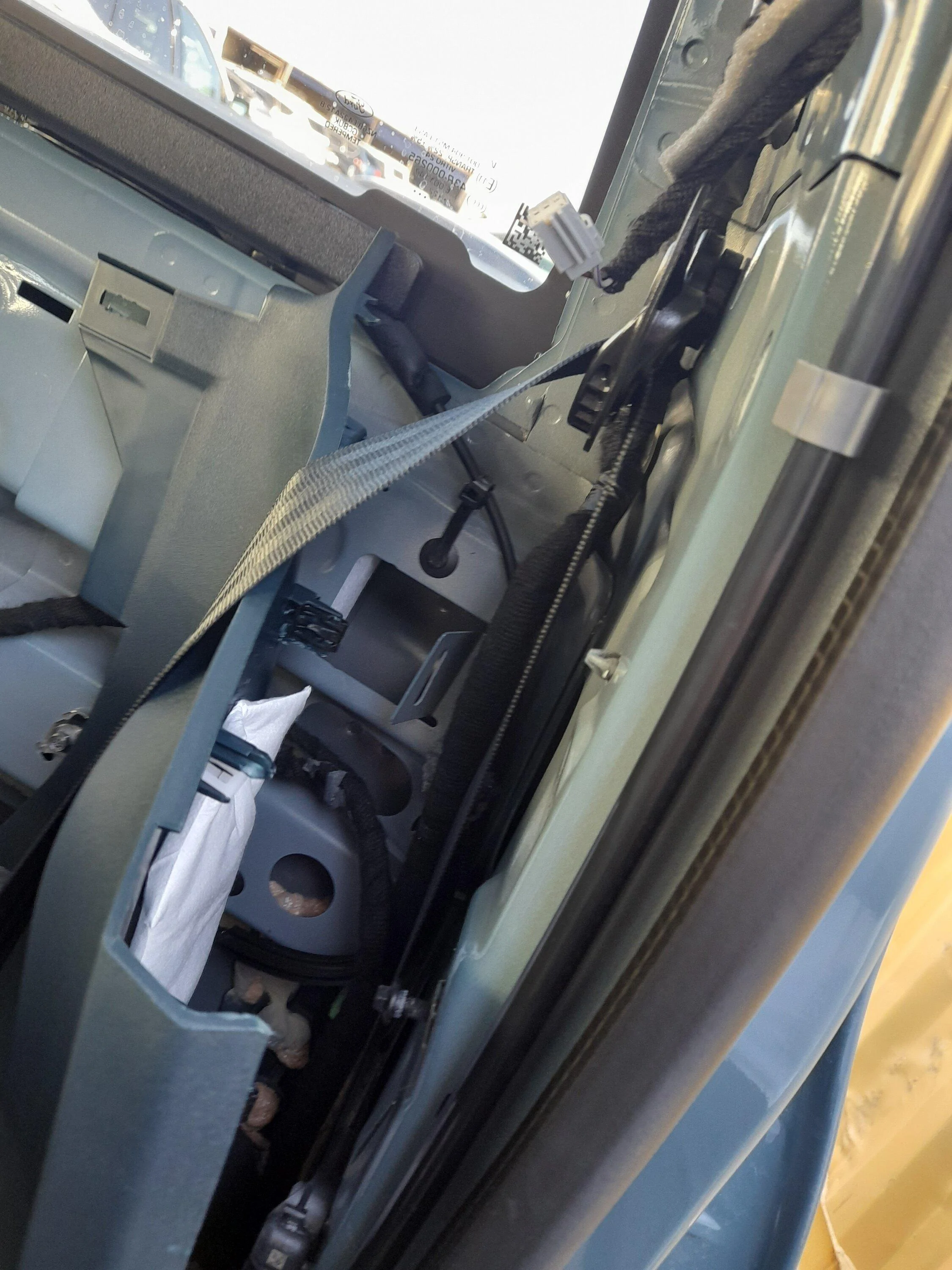 Ford Maverick MAV has custom shower... rain water leak @ map lights and sunroof switch 20230208_144844