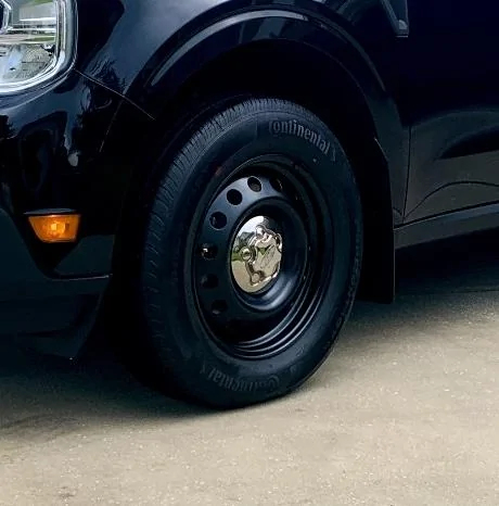 Ford Maverick For Sale Painted Steelies with Interceptor Caps 947D0575-2F66-42FC-B624-573FA2D930AA