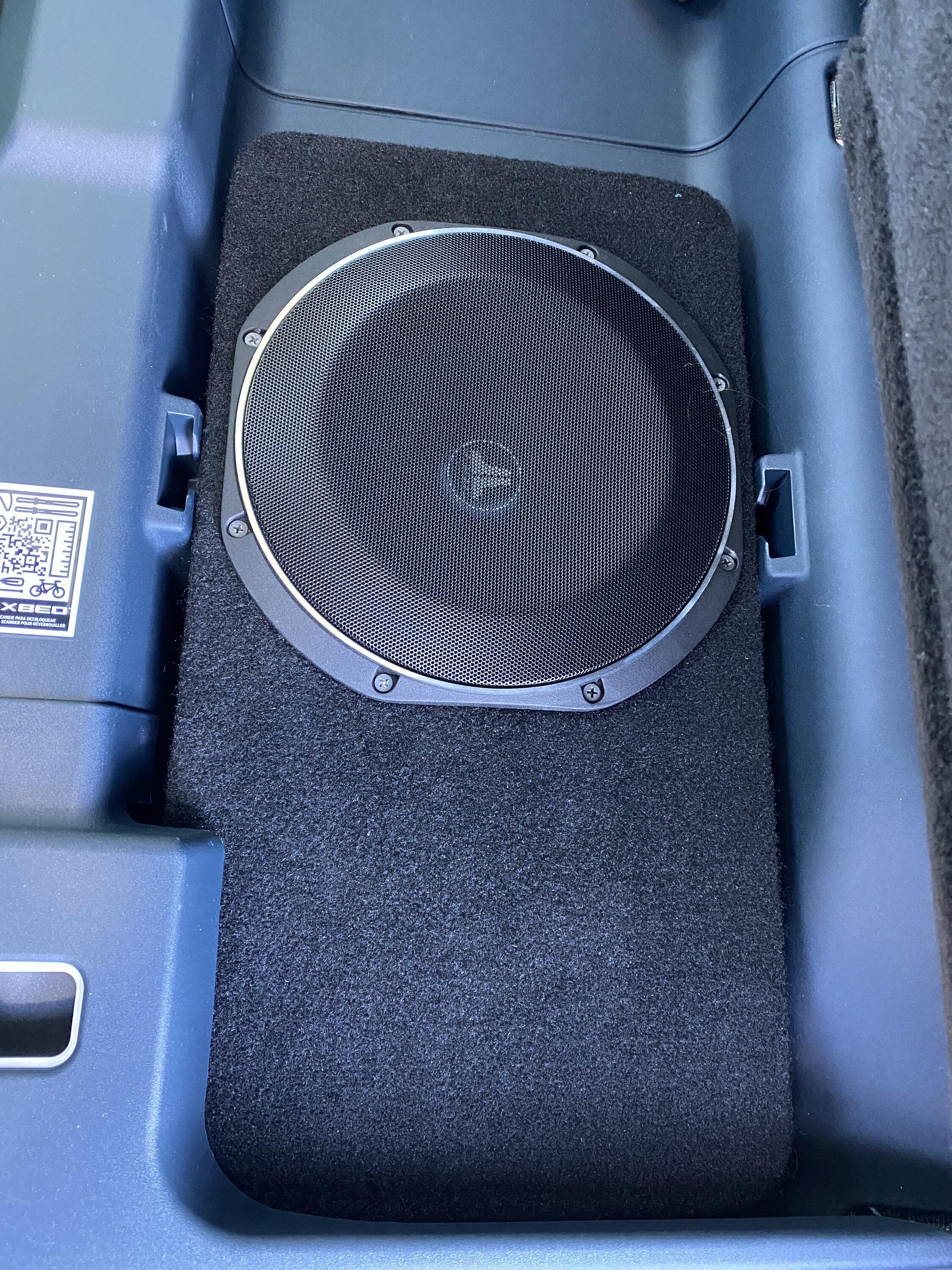 Ford Maverick Zero-modification custom built square Subwoofer for under rear seats 16EECF96-A820-40F8-953A-D6B7EDF0219F