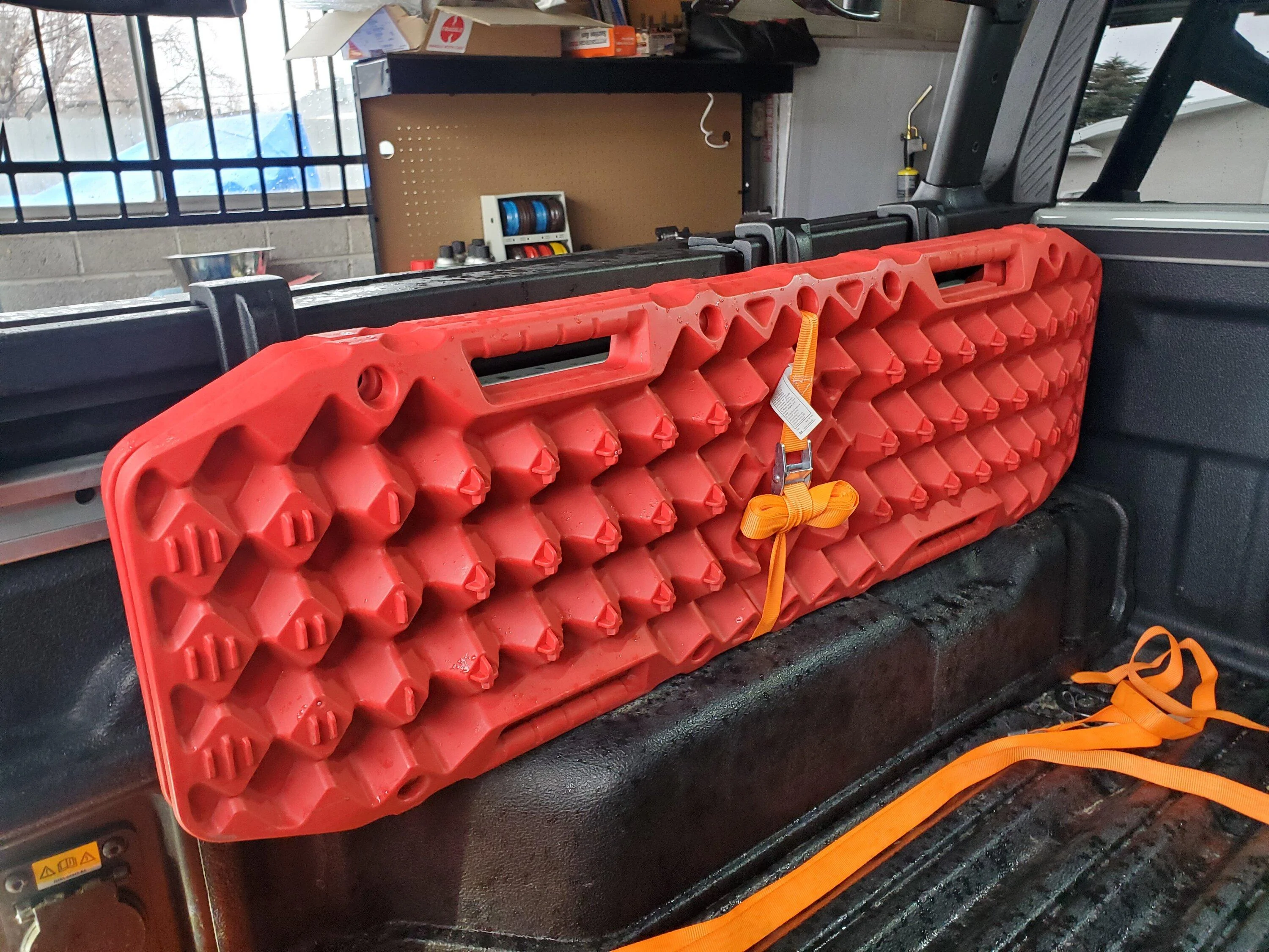 Ford Maverick Thule Xsporter Pro Mid with side bars installed 20230221_144429