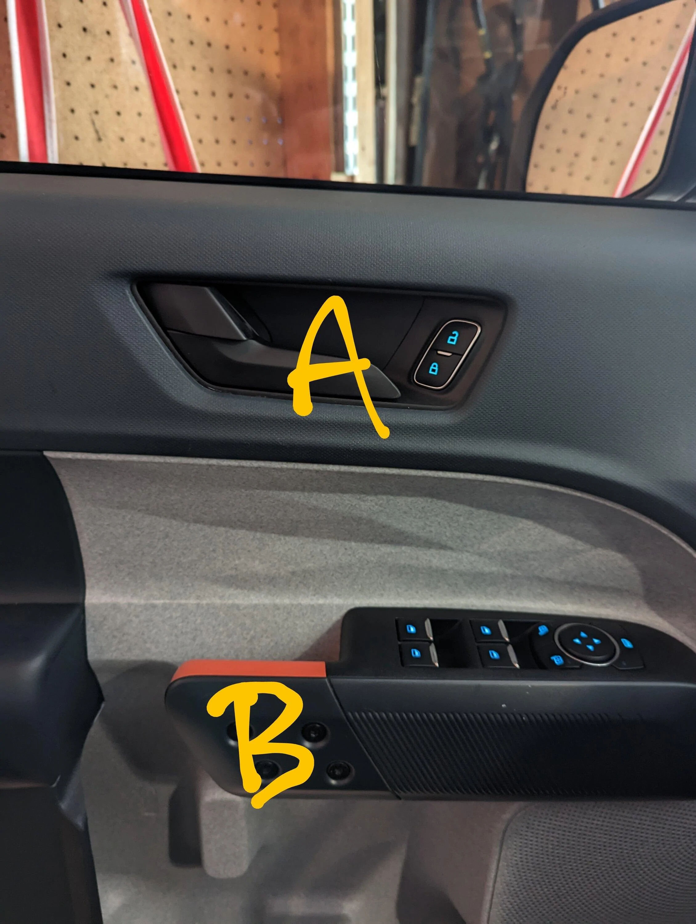 Ford Maverick Interior door handles awkward to grab PXL_20230224_133253731~2