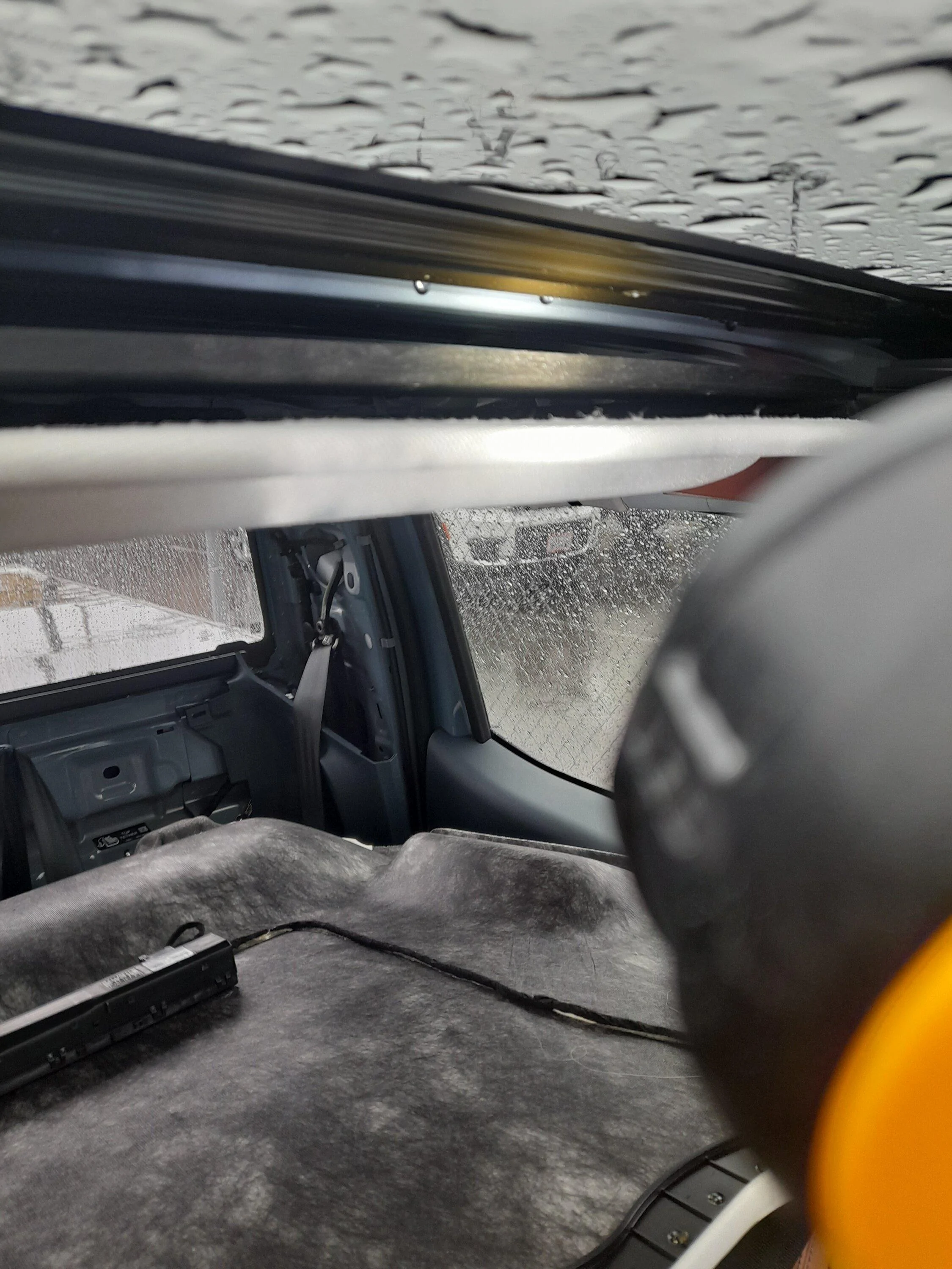Ford Maverick Sunroof leaks foggy inside condensation 20230224_131729