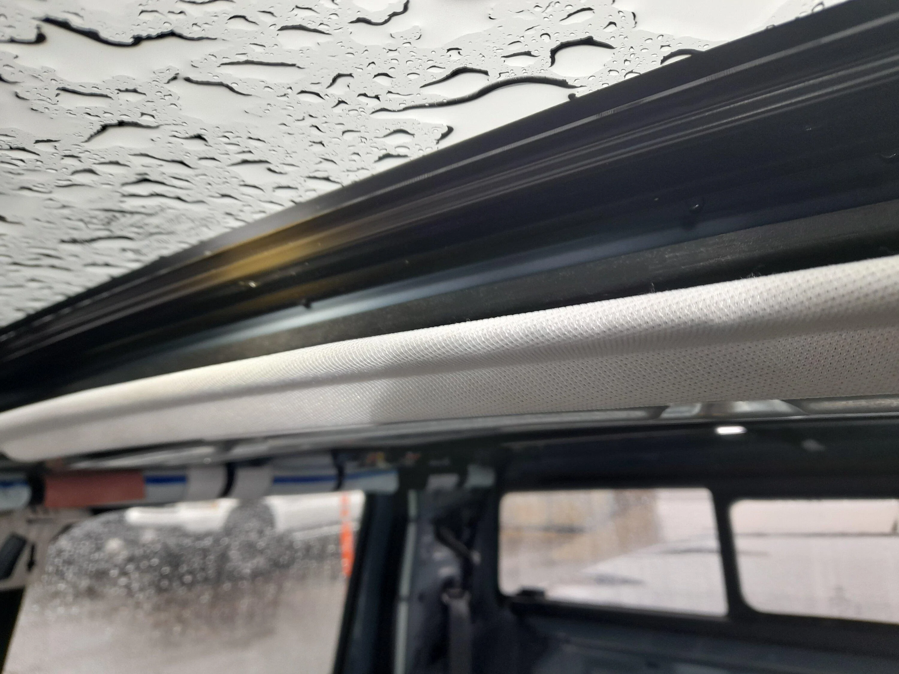 Ford Maverick Sunroof leaks foggy inside condensation 20230224_131903