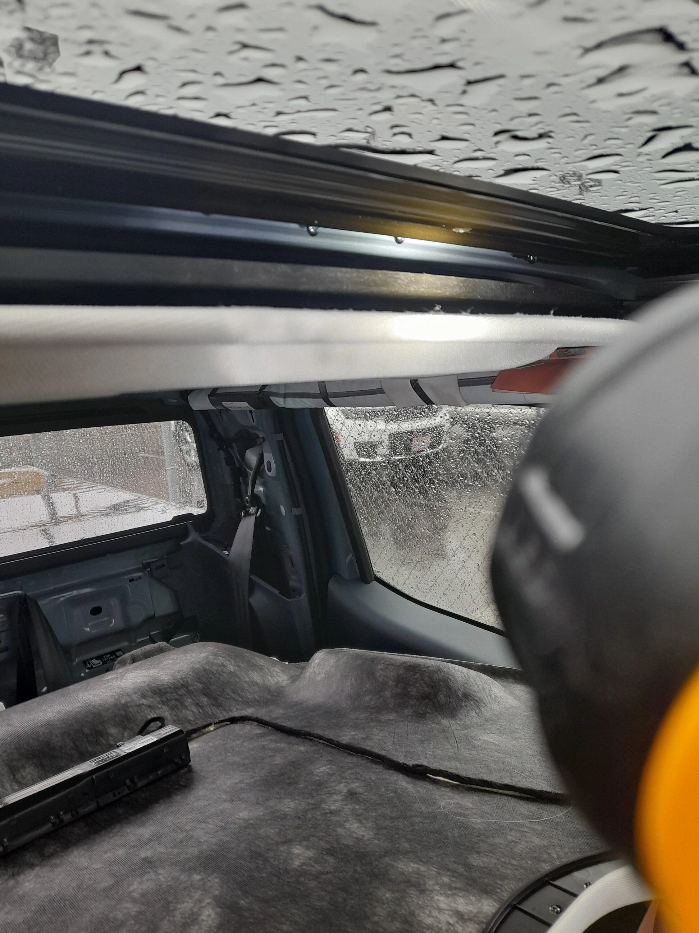Ford Maverick Sunroof leaks foggy inside condensation 20230224_131726
