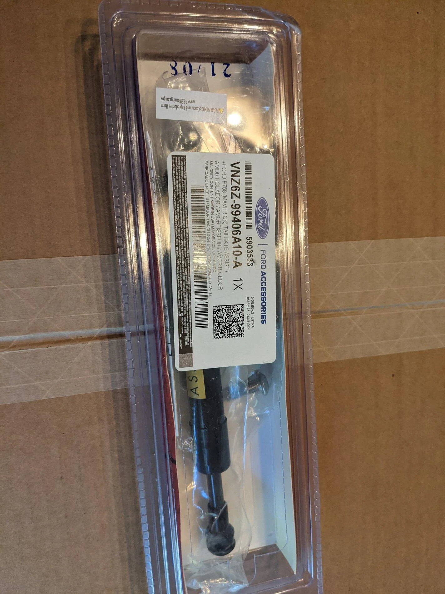Ford Maverick My Maverick Tailgate Letters, Tailgate Assist, All-Weather Mats have arrived PXL_20210929_212958513