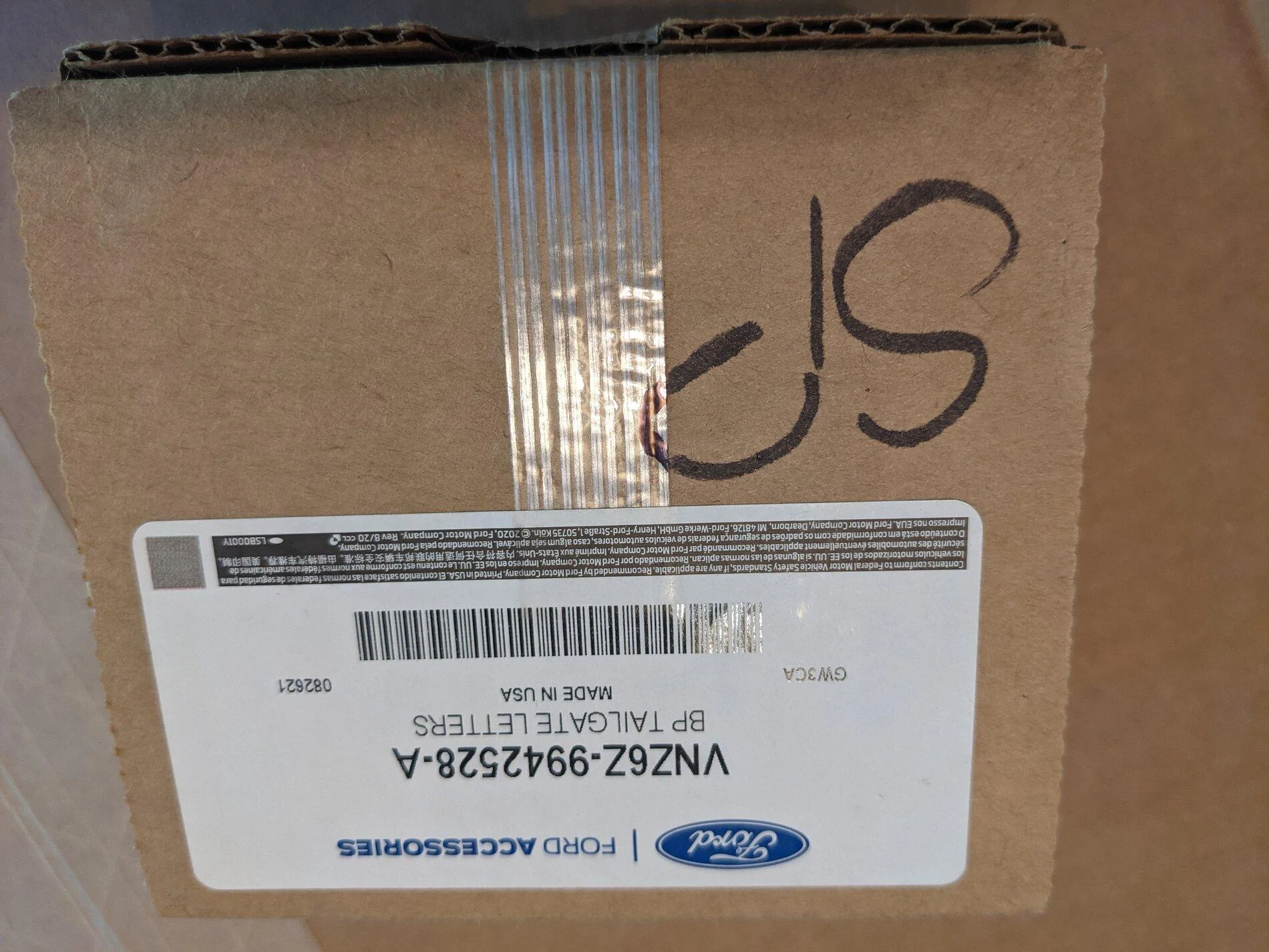 Ford Maverick My Maverick Tailgate Letters, Tailgate Assist, All-Weather Mats have arrived PXL_20210929_212950171