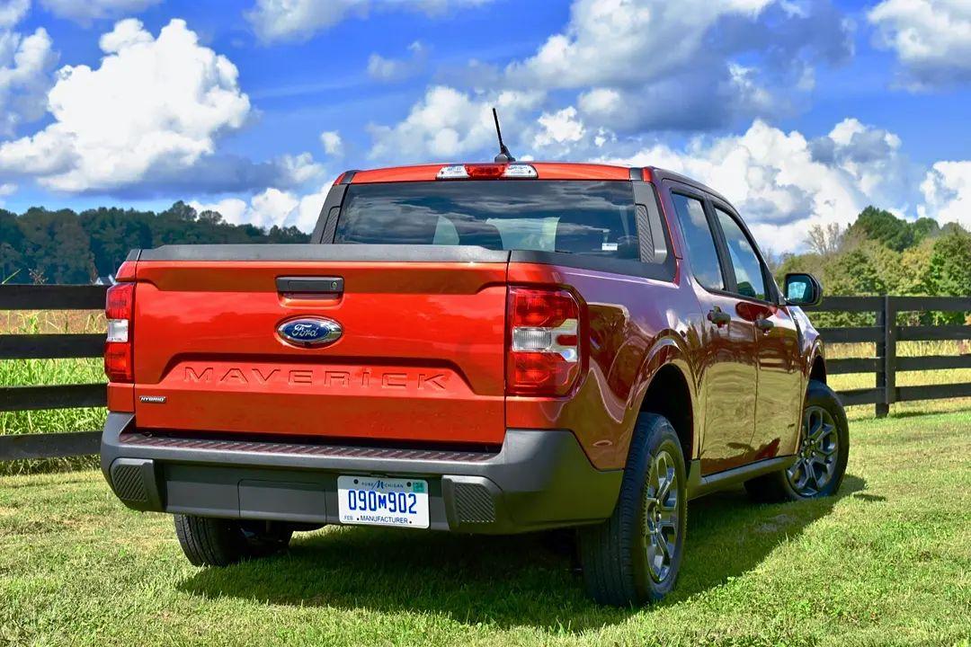 Ford Maverick HOT PEPPER RED Maverick Photos Thread Hot Pepper Red Ford Maverick XLT4