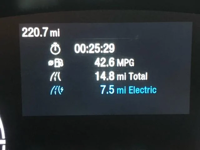 Ford Maverick EV coach display vs. Fuel economy display. Which do you prefer? MPG