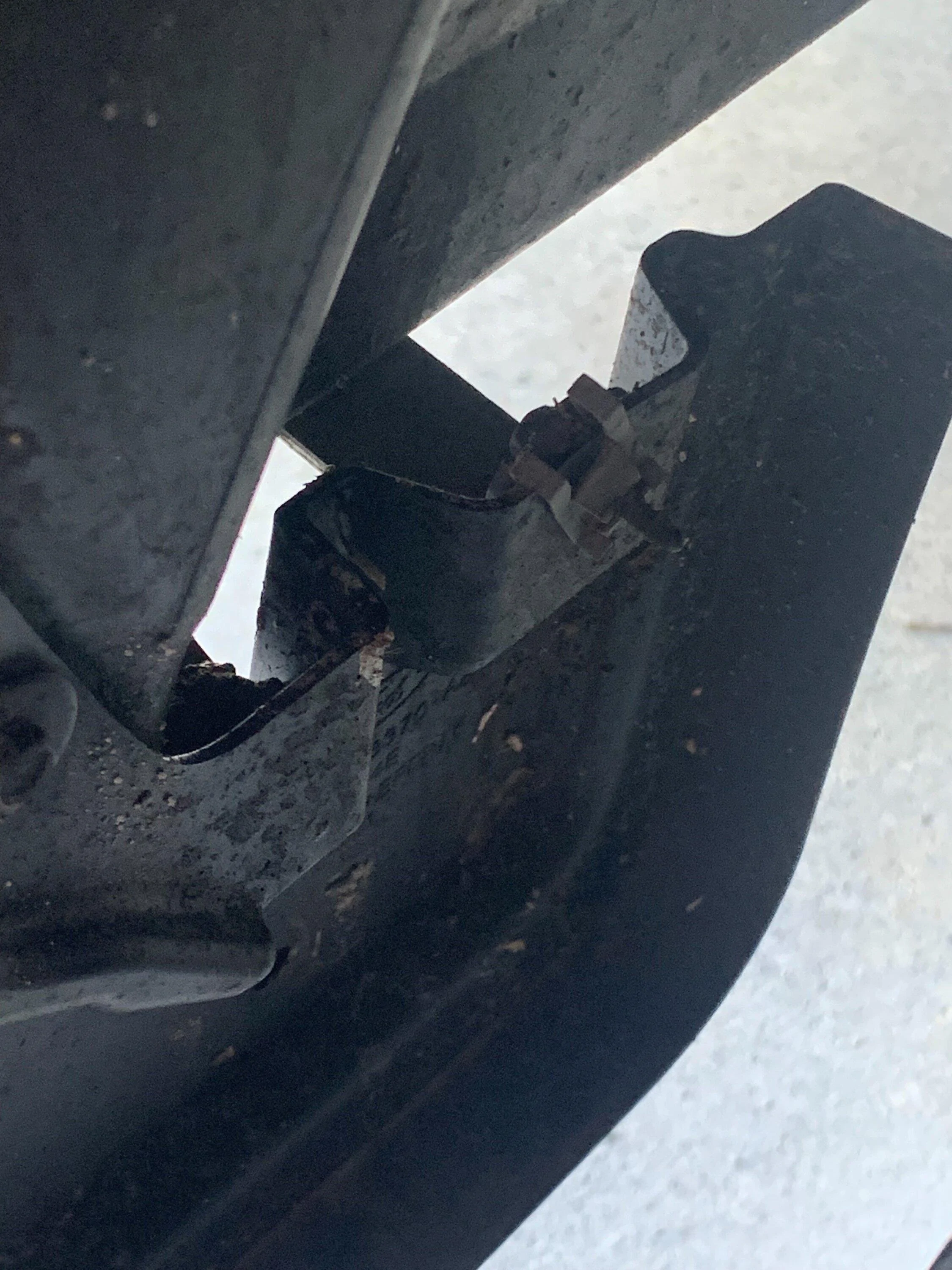 Ford Maverick Ford accessory mess.... mudfla