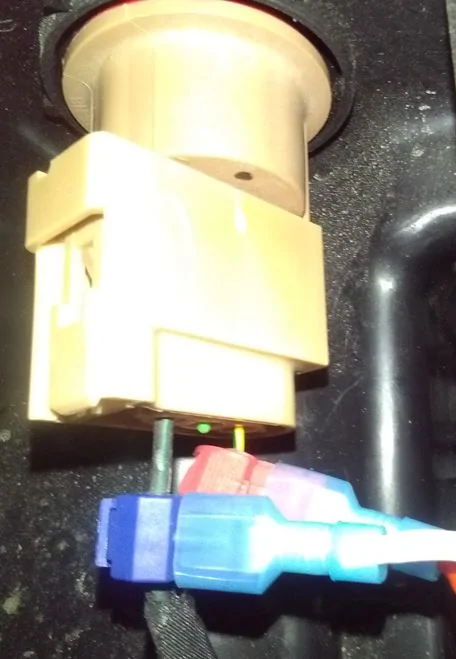Ford Maverick 💡 Converting the Maverick side badge to a signal lamp light -- DIY how-to and result video [night video added] Drivers_Signal_Light