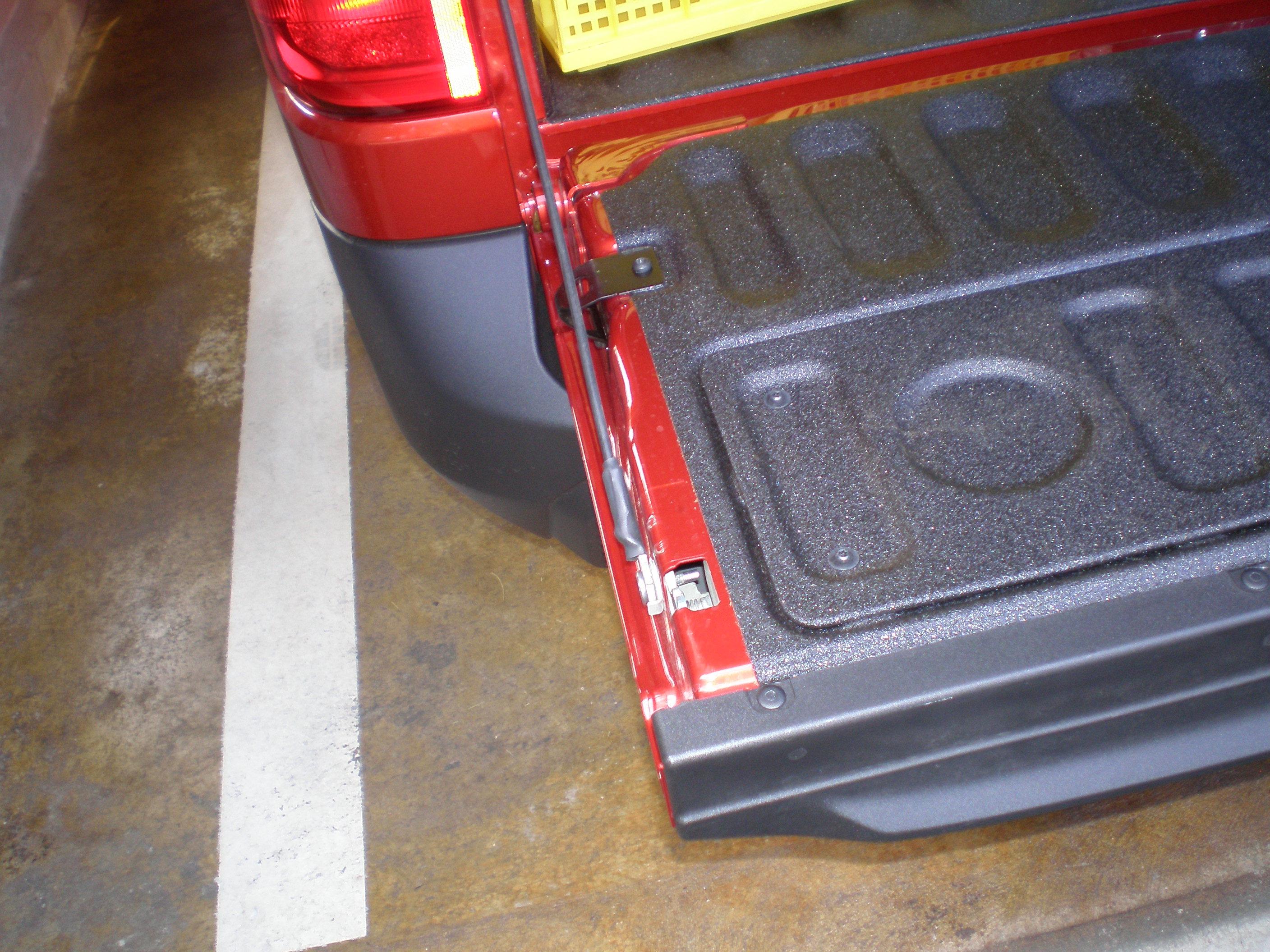 Ford Maverick A little help with the bedliner P1010004.JPG