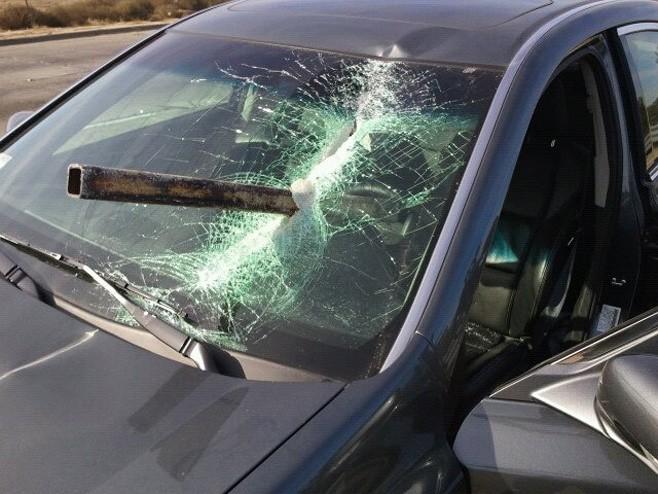 Ford Maverick Put that rear sliding window to work! 20b5bed1-df03-4ad7-b554-01e4e0f9bd7e-120110pipethroughwindshield4