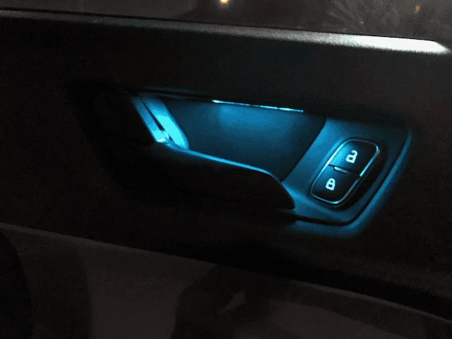 Ford Maverick Help needed - Lariat door handle ambient light IMG_3010