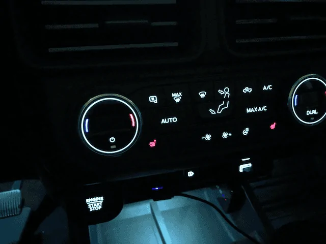 Ford Maverick Help needed - Lariat door handle ambient light IMG_3011