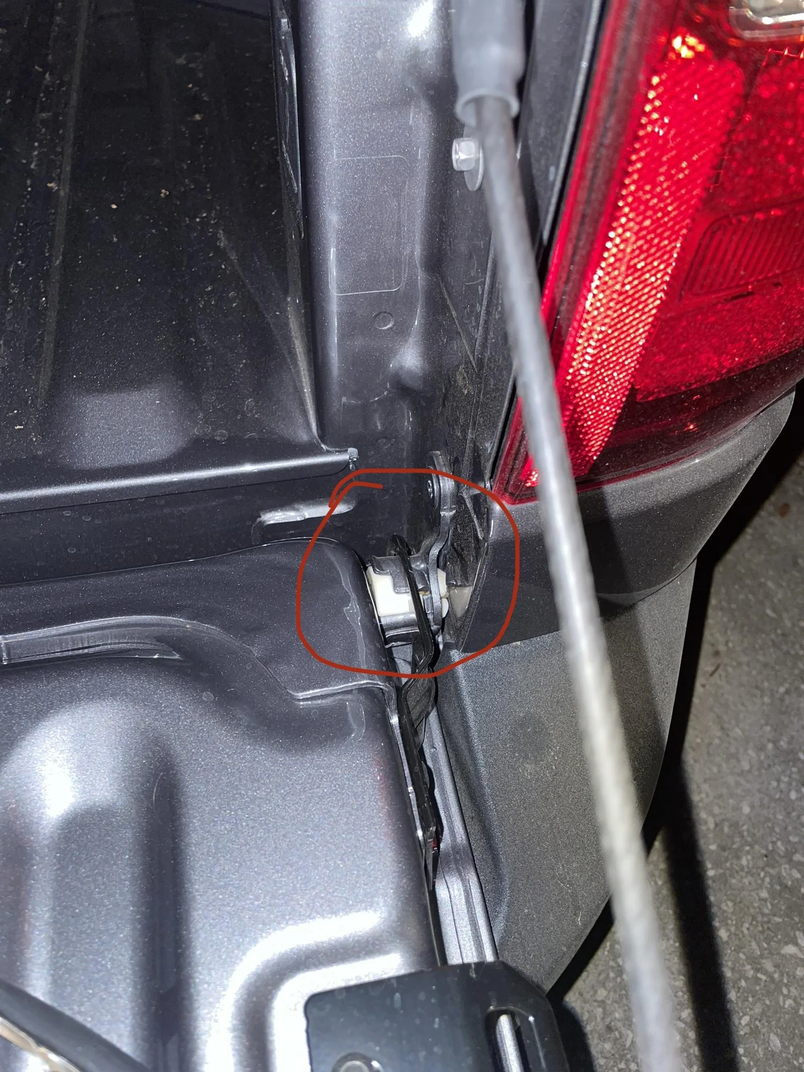 Ford Maverick Should the tailgate look like this? (Question answered) A5852335-6850-4988-9AD2-BBEA213C3B53