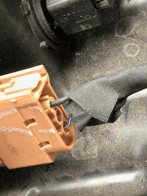 Ford Maverick 💡 Converting the Maverick side badge to a signal lamp light -- DIY how-to and result video [night video added] Driver side turn signal wiring