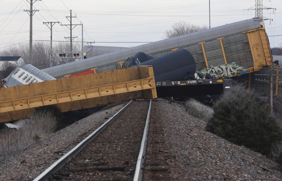 Ford Maverick Another Norfolk Southern derailment 230304-norfolk-southern-derailment-cc-1101p-ab8ce0