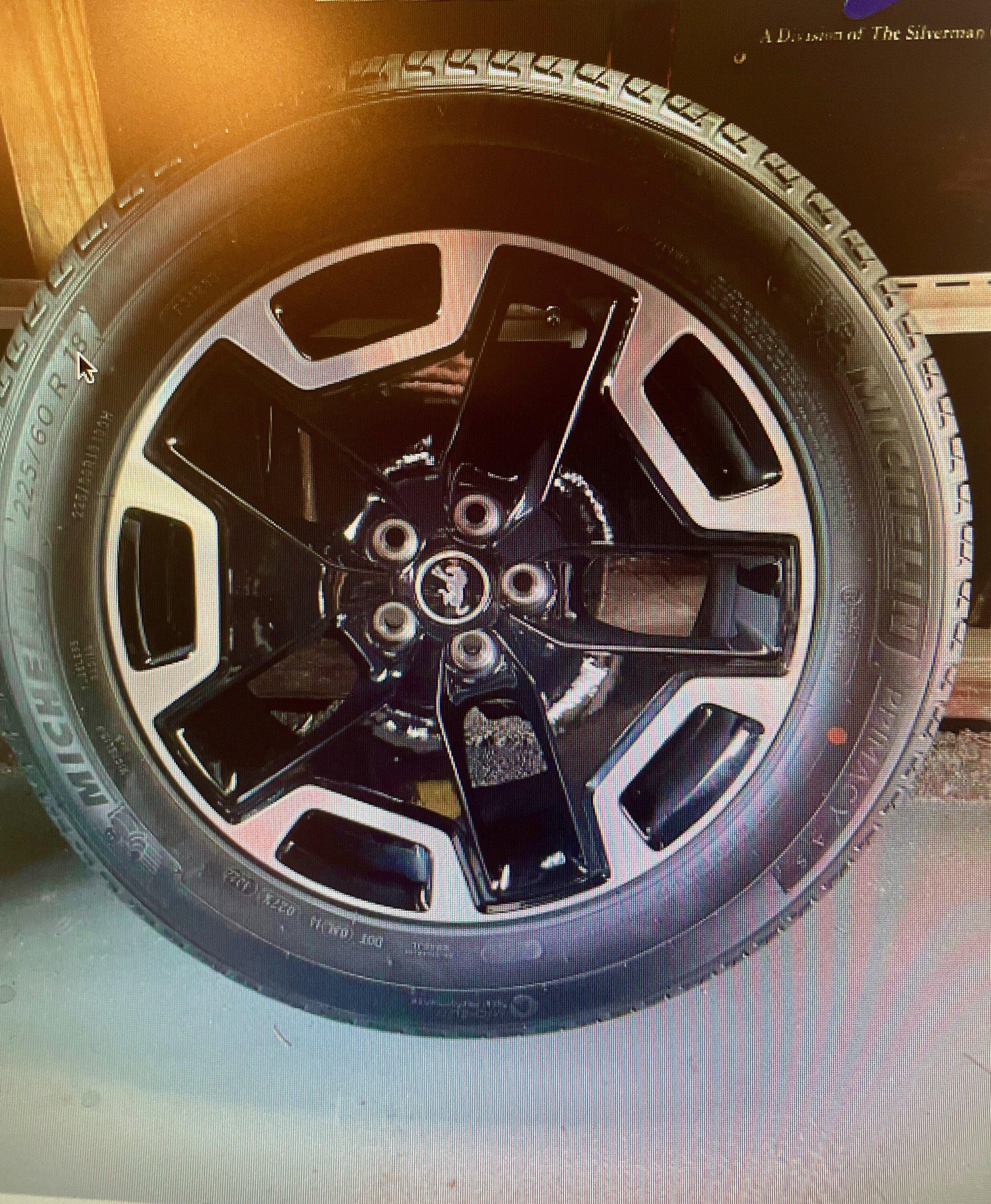 Ford Maverick Bronco Outer Banks Wheels on 22 XL AWD 69972120628__505088BE-9742-49FC-AE38-34821EFE9130