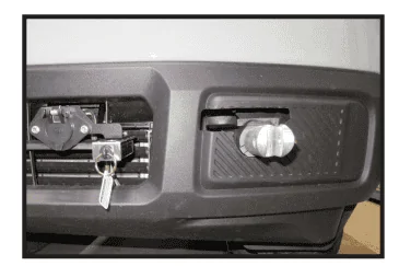 Ford Maverick Flat-Towing a Hybrid Maverick 1678244089191