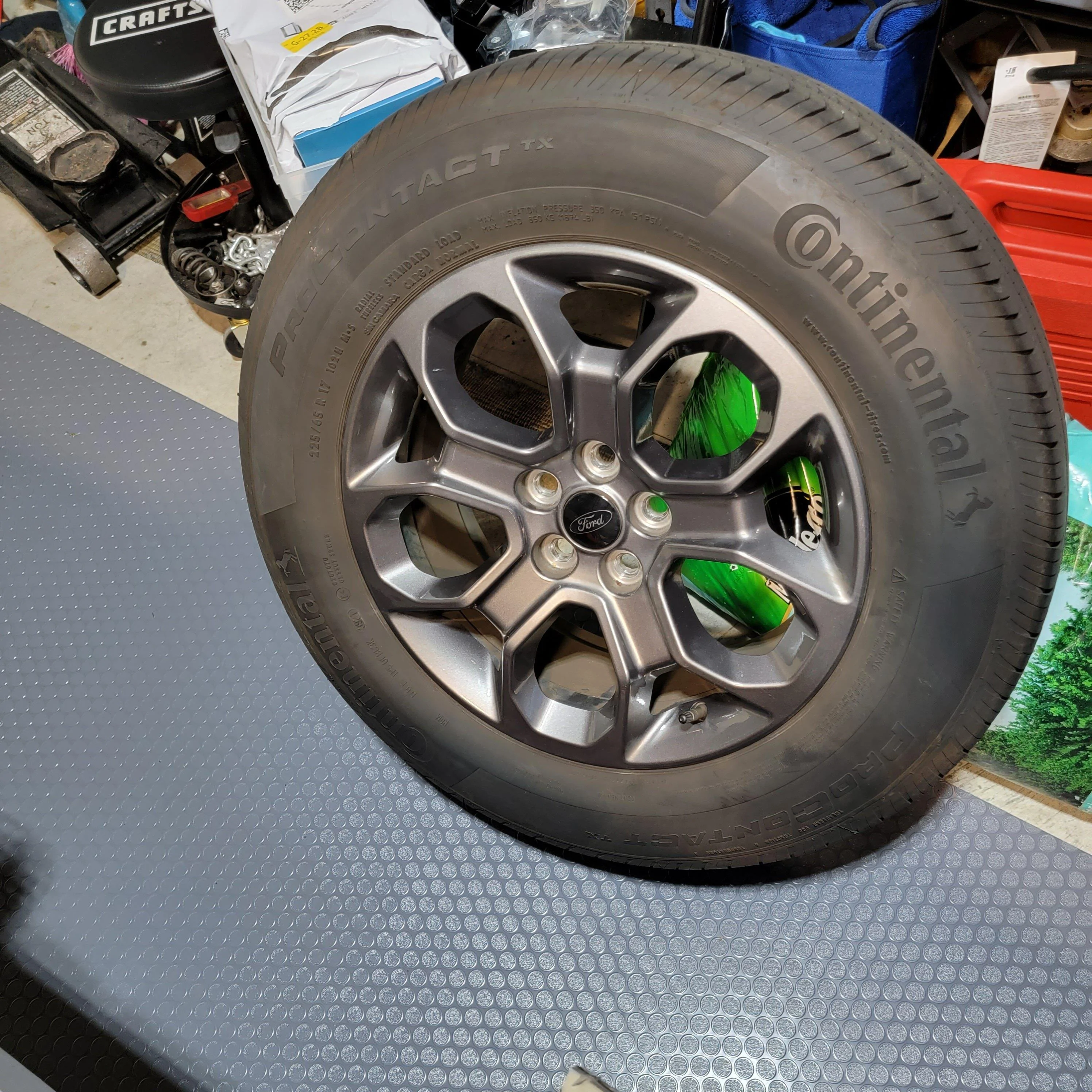 Ford Maverick XLT rims w/ Continental contact tires 16783273956271366919374448550821