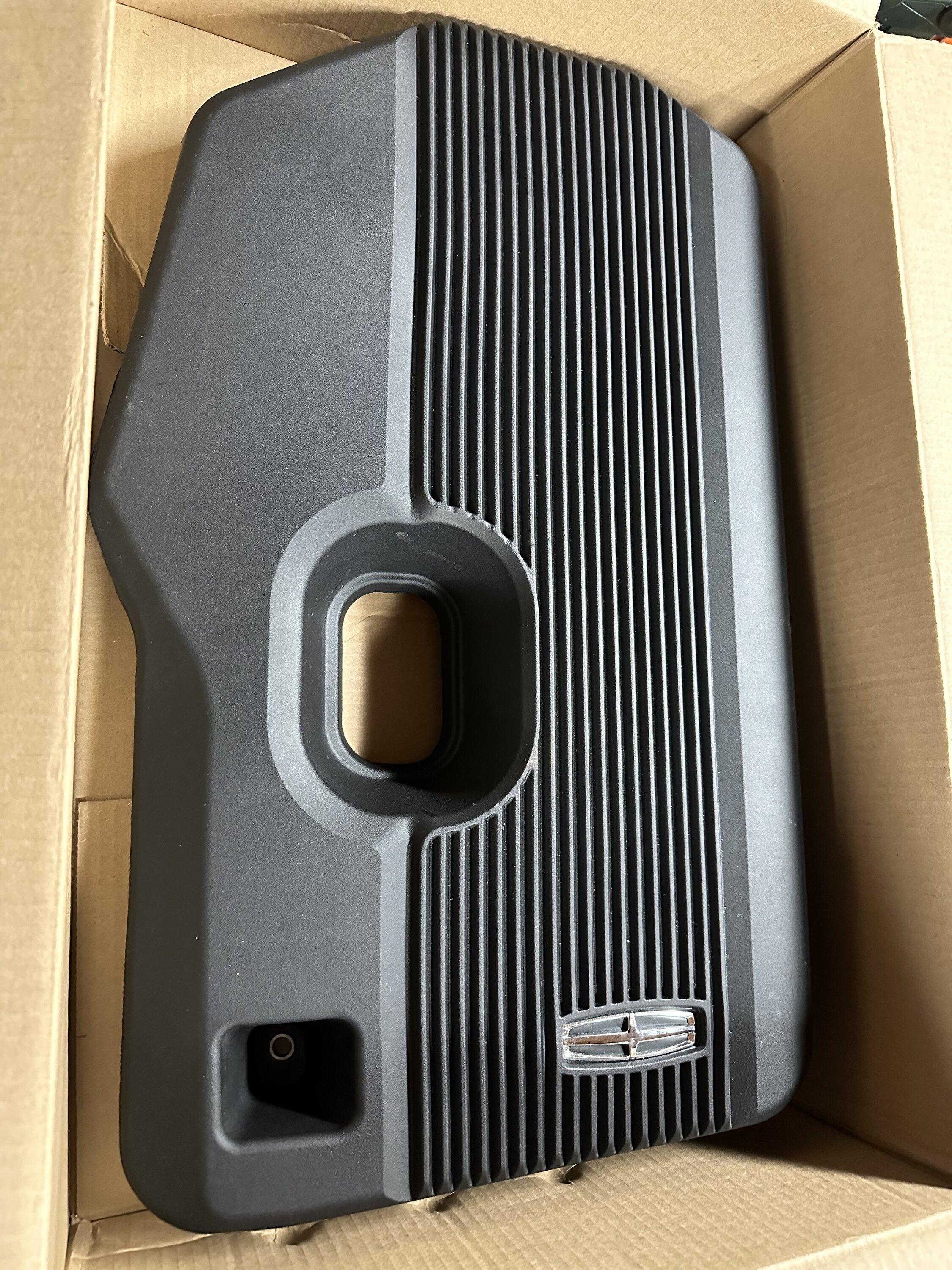 Ford Maverick Engine cover 2.0 E636C255-A728-42DB-8D21-1B95497B1161