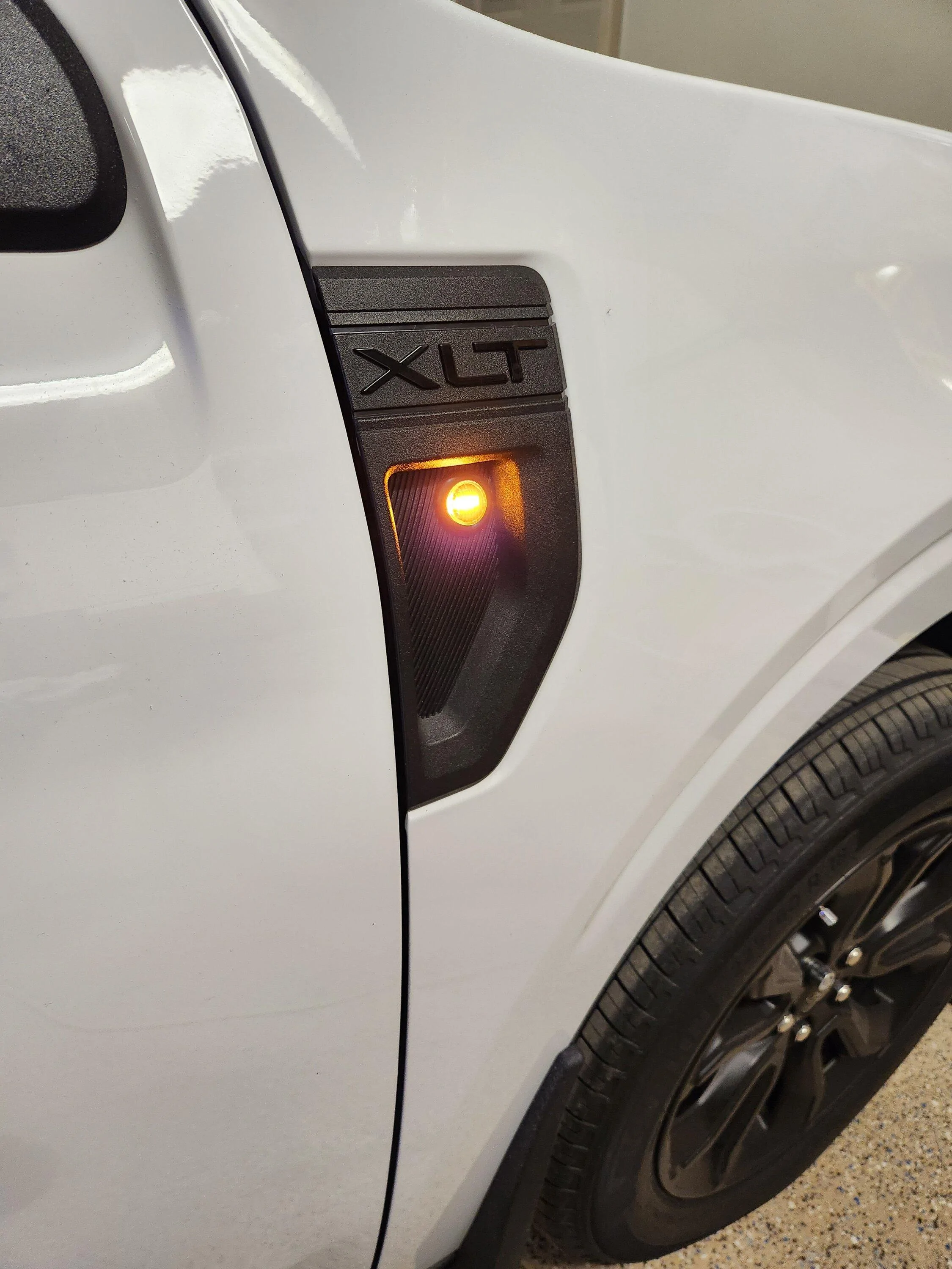 Ford Maverick Turn Signals in Mav XLT Badge 20230311_144714