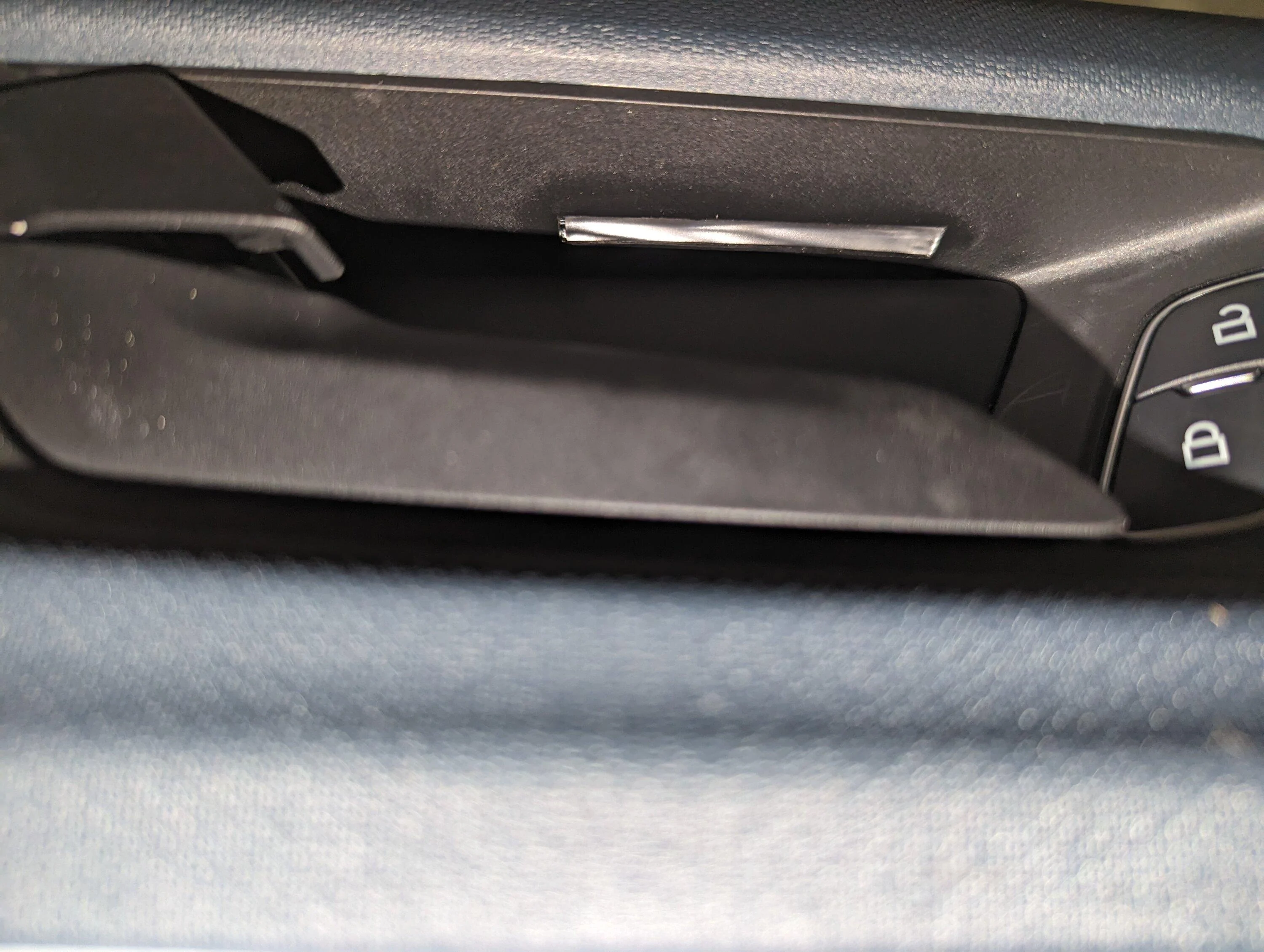 Ford Maverick DIY - Adding ambient light(s) to 2023 Maverick XL/XLT for <$10 PXL_20230314_002152807