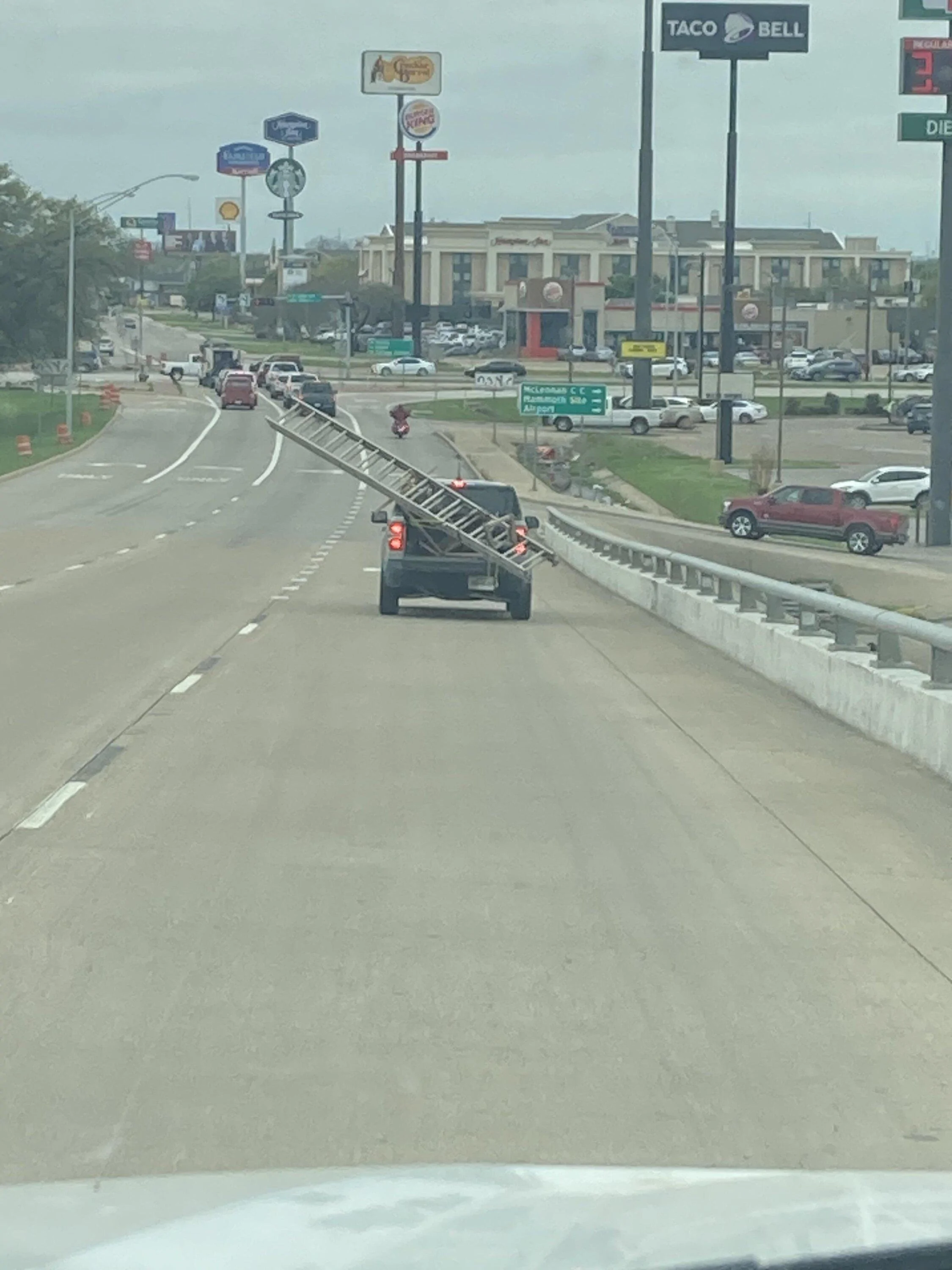 Ford Maverick Put that rear sliding window to work! kvam0xna0gna1 (1)