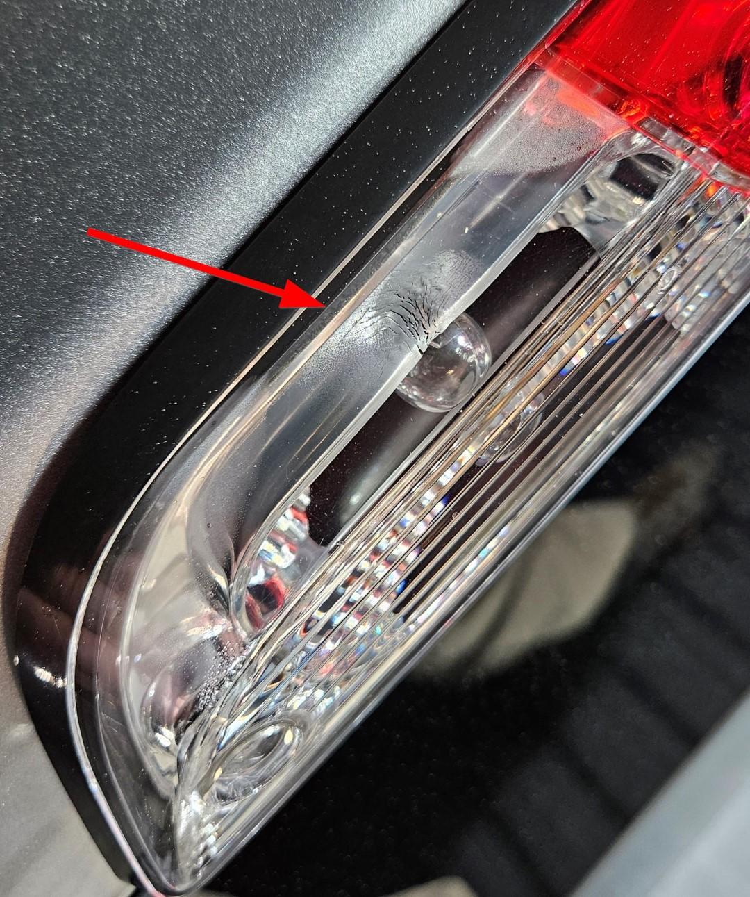 Ford Maverick Melting cargo lights exterior