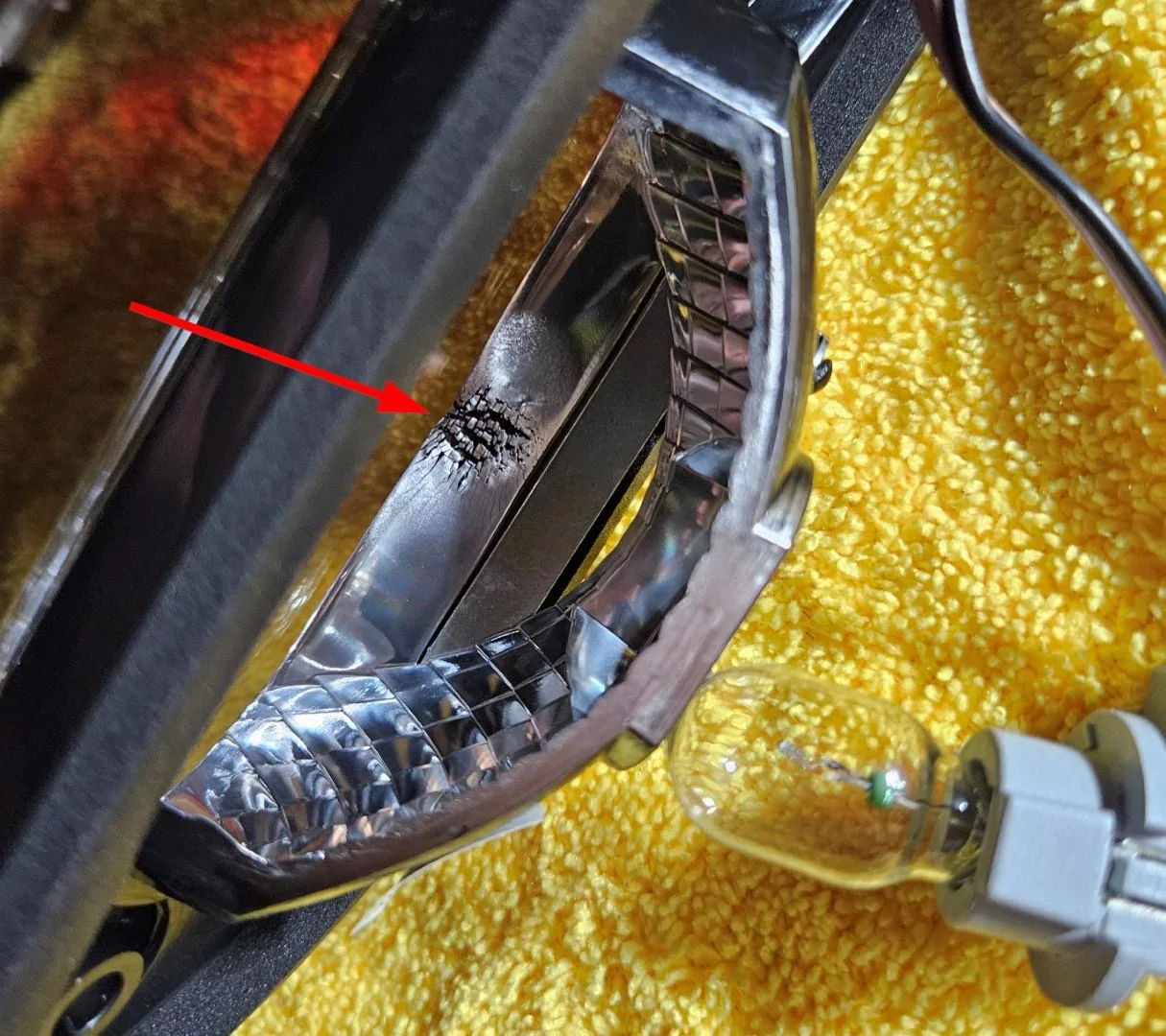 Ford Maverick Melting cargo lights interior