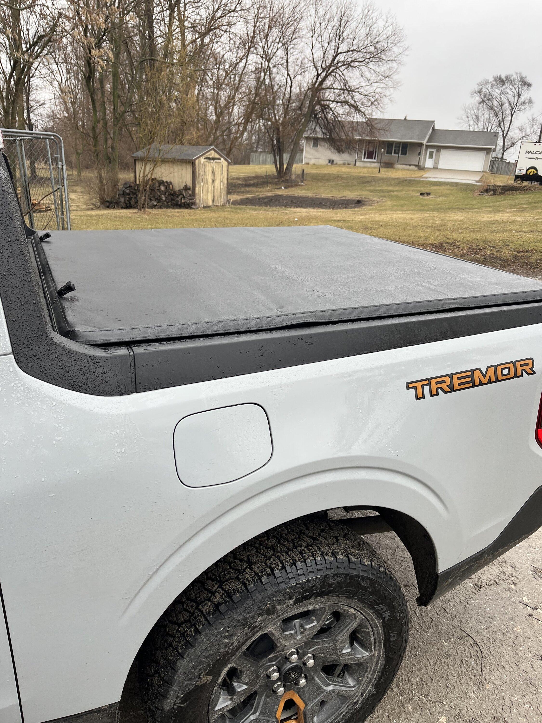 Ford Maverick Gator SFX Soft Tri-Fold Tonneau Cover $150 IMG_4470