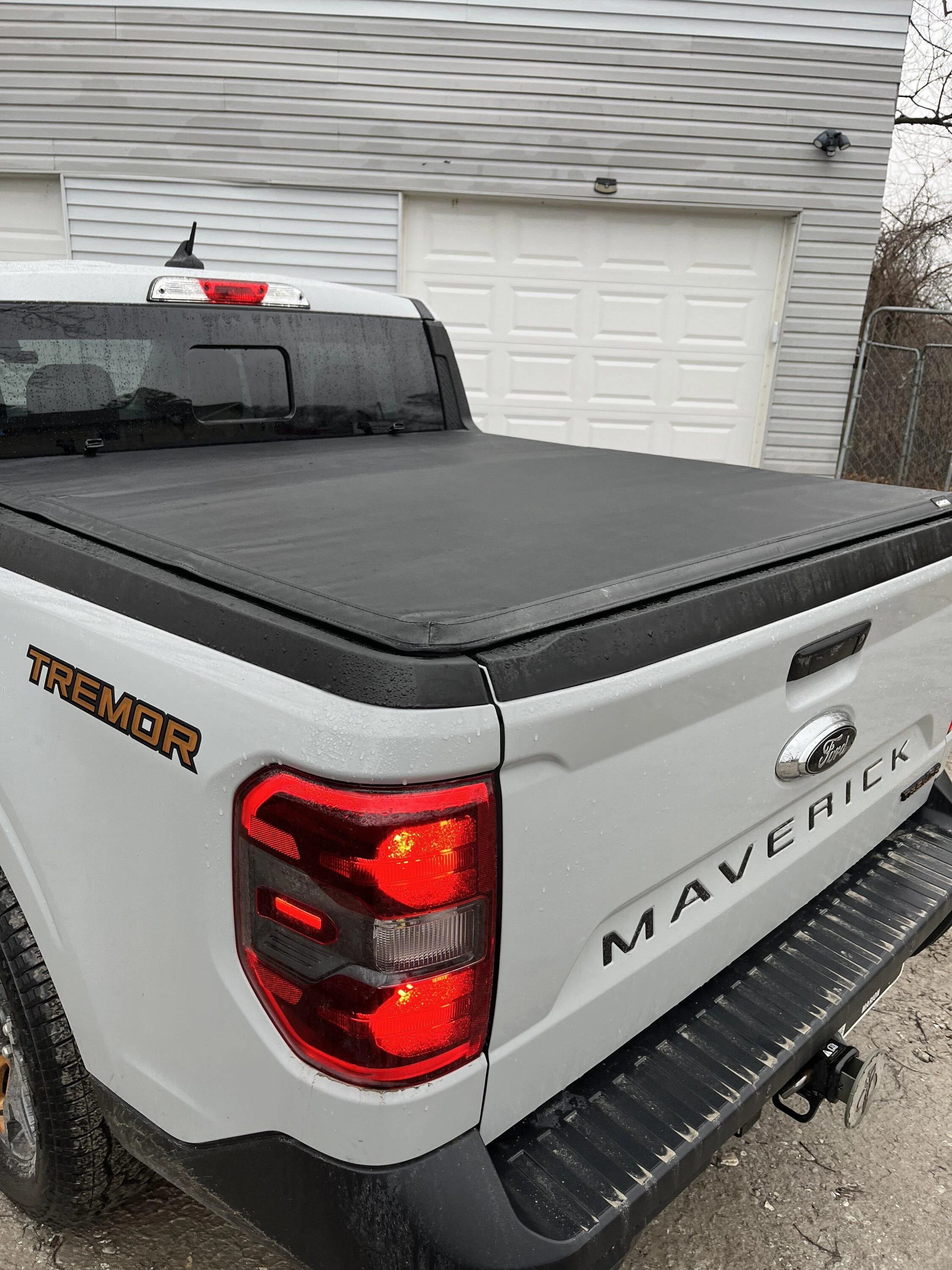 Ford Maverick Gator SFX Soft Tri-Fold Tonneau Cover $150 IMG_4471