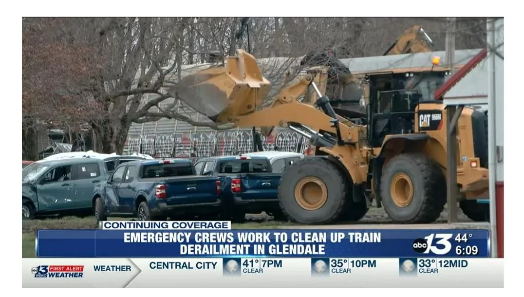 Ford Maverick CSX Train Derails in Kentucky With Ford Mavericks Among Cargo 😟 20230318_233015