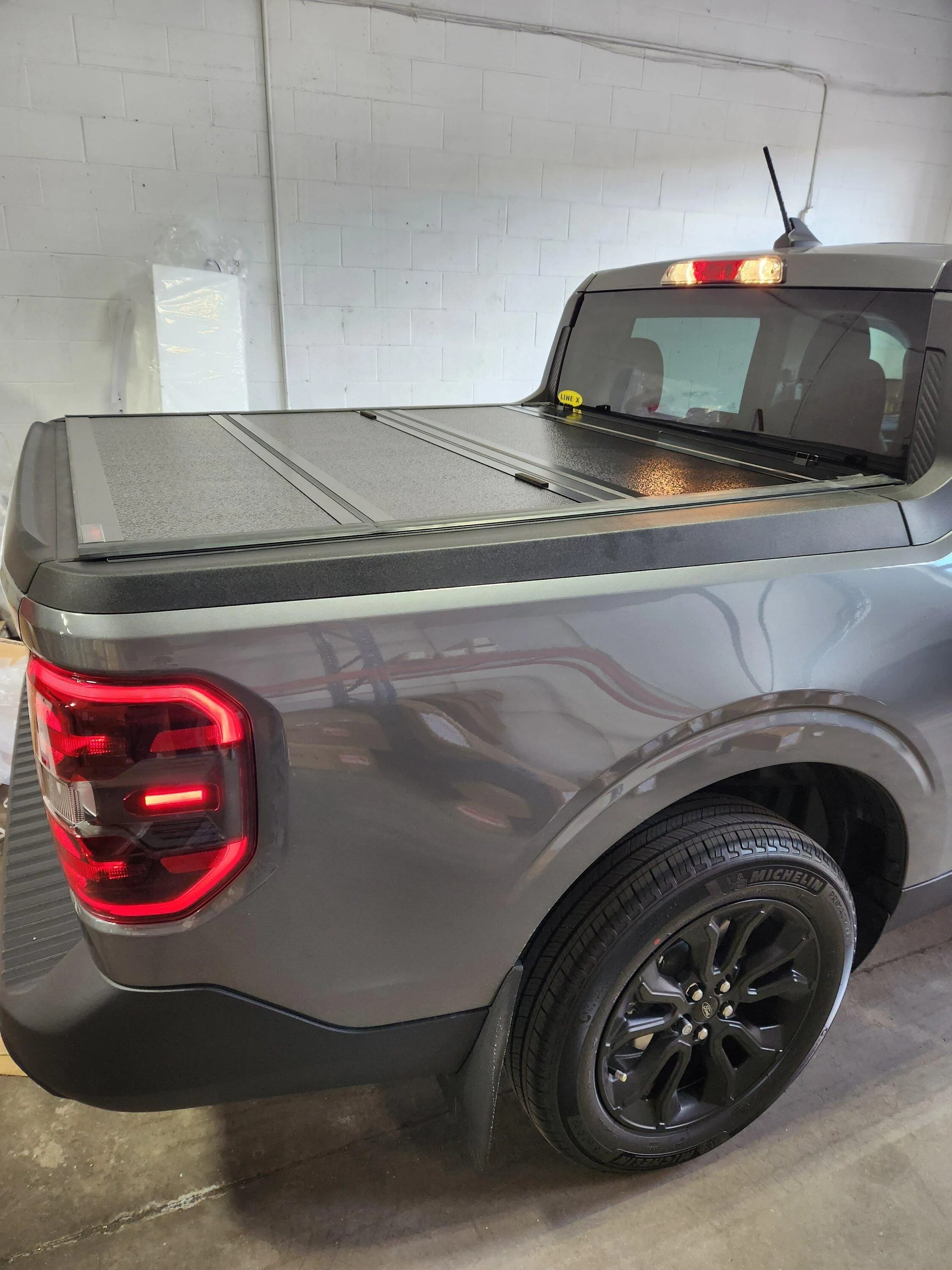 Ford Maverick Recommendation for full bed access trifold tonneau? 20230318_121353