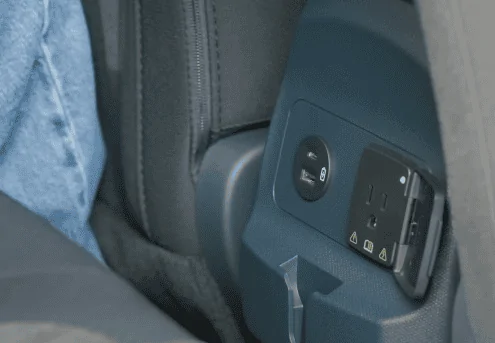 Ford Maverick Do you have dual USB-C backseat USB connections?? 1679279676215
